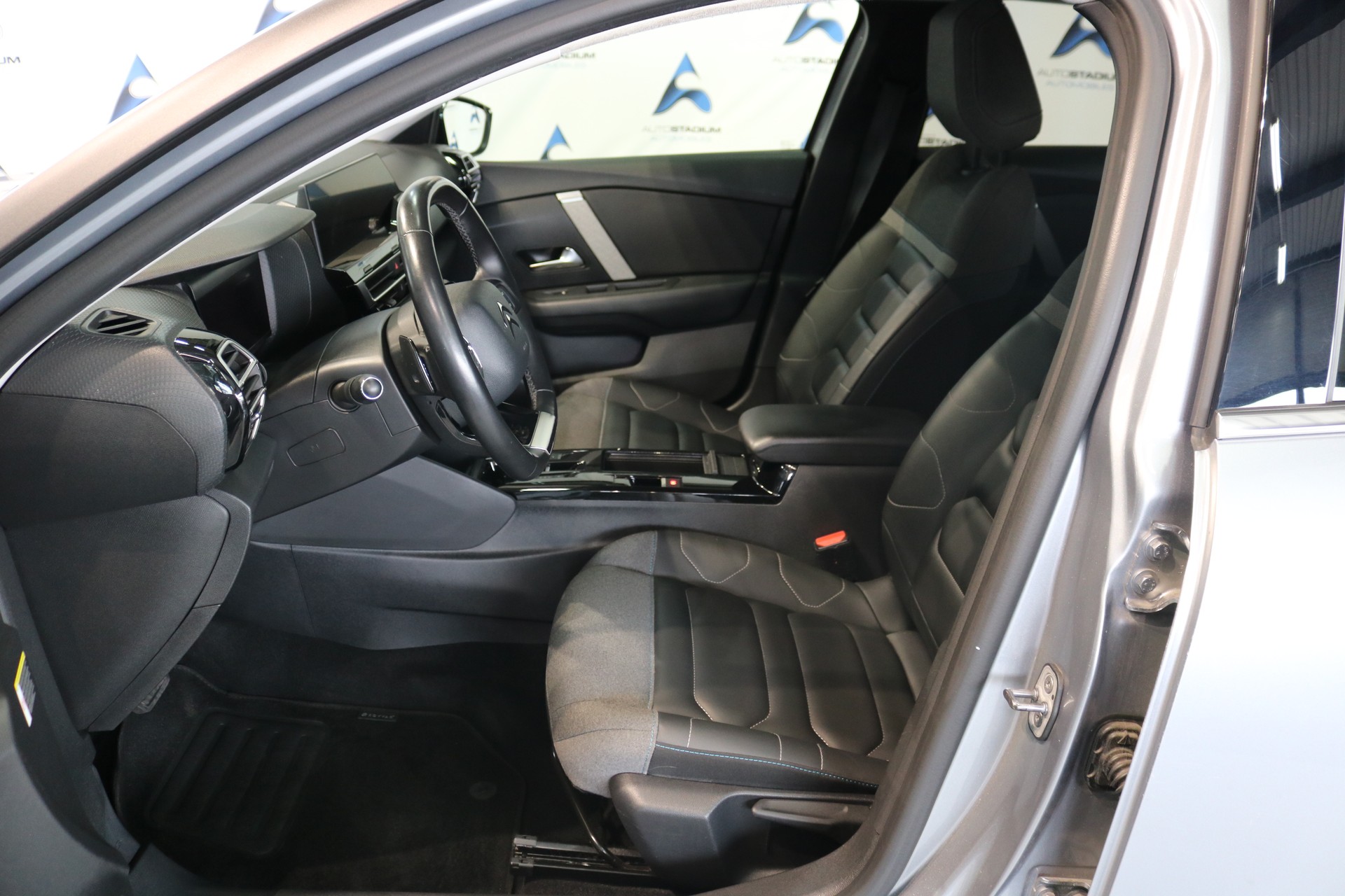 CITROEN C4 Shine EAT8-image-37