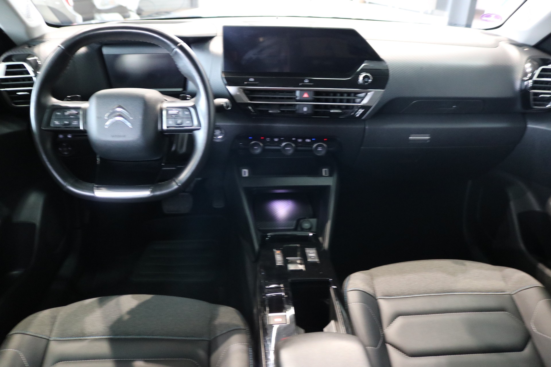 CITROEN C4 Shine EAT8-image-36