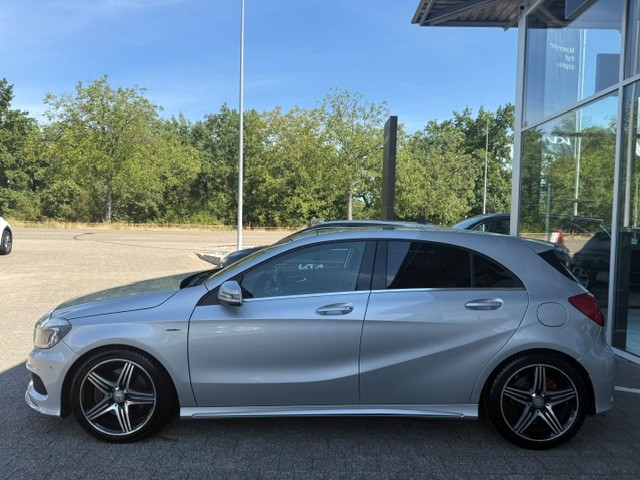 MERCEDES-BENZ A 250 Sport-image-2