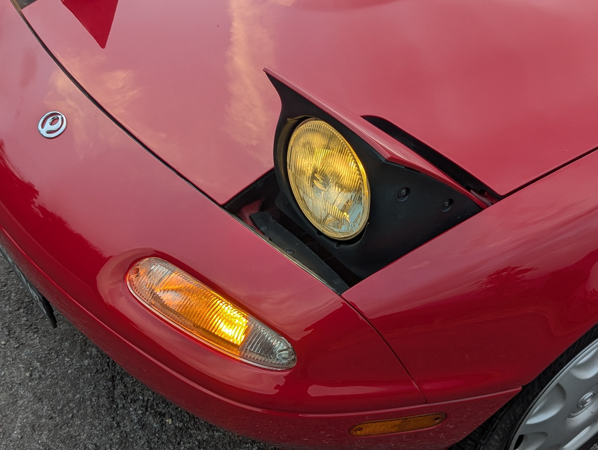 MAZDA 1.6i-16V-image-2