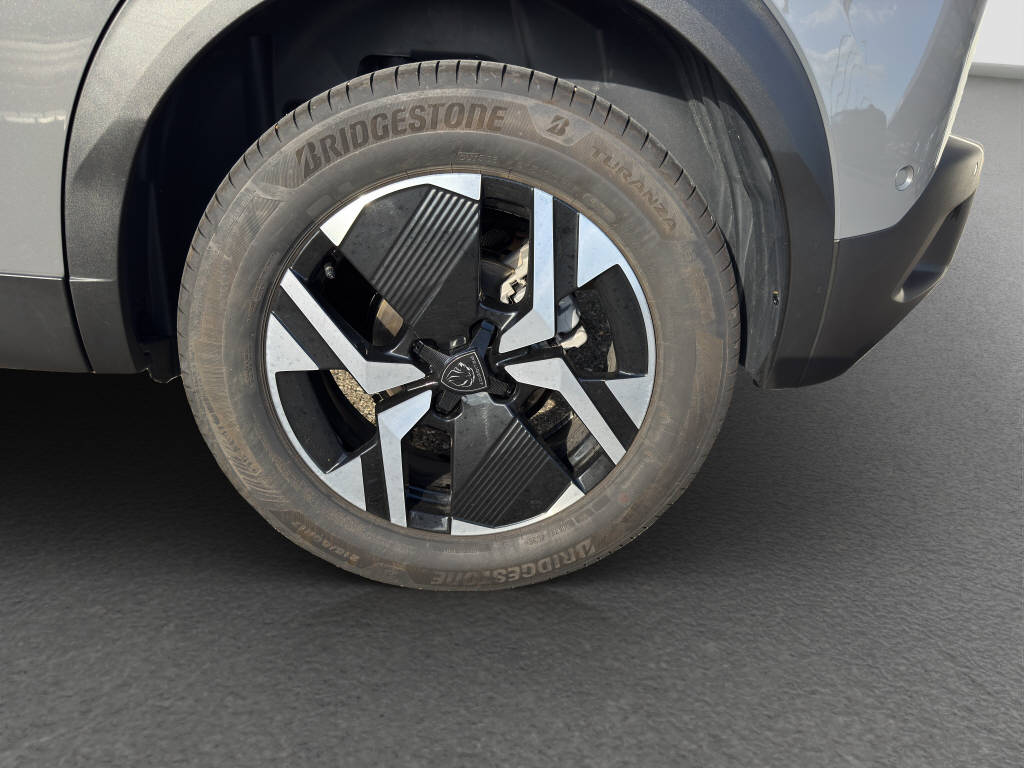 PEUGEOT 2008 1.2 Hybrid 145 GT-image-15