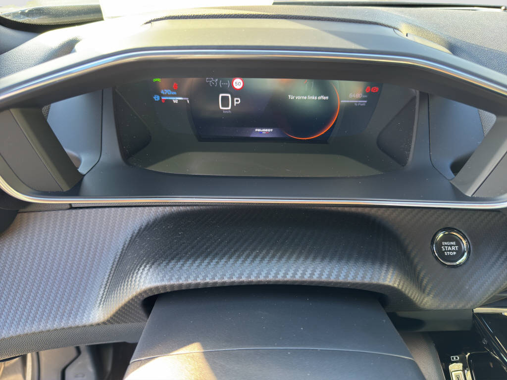 PEUGEOT 2008 1.2 Hybrid 145 GT-image-10