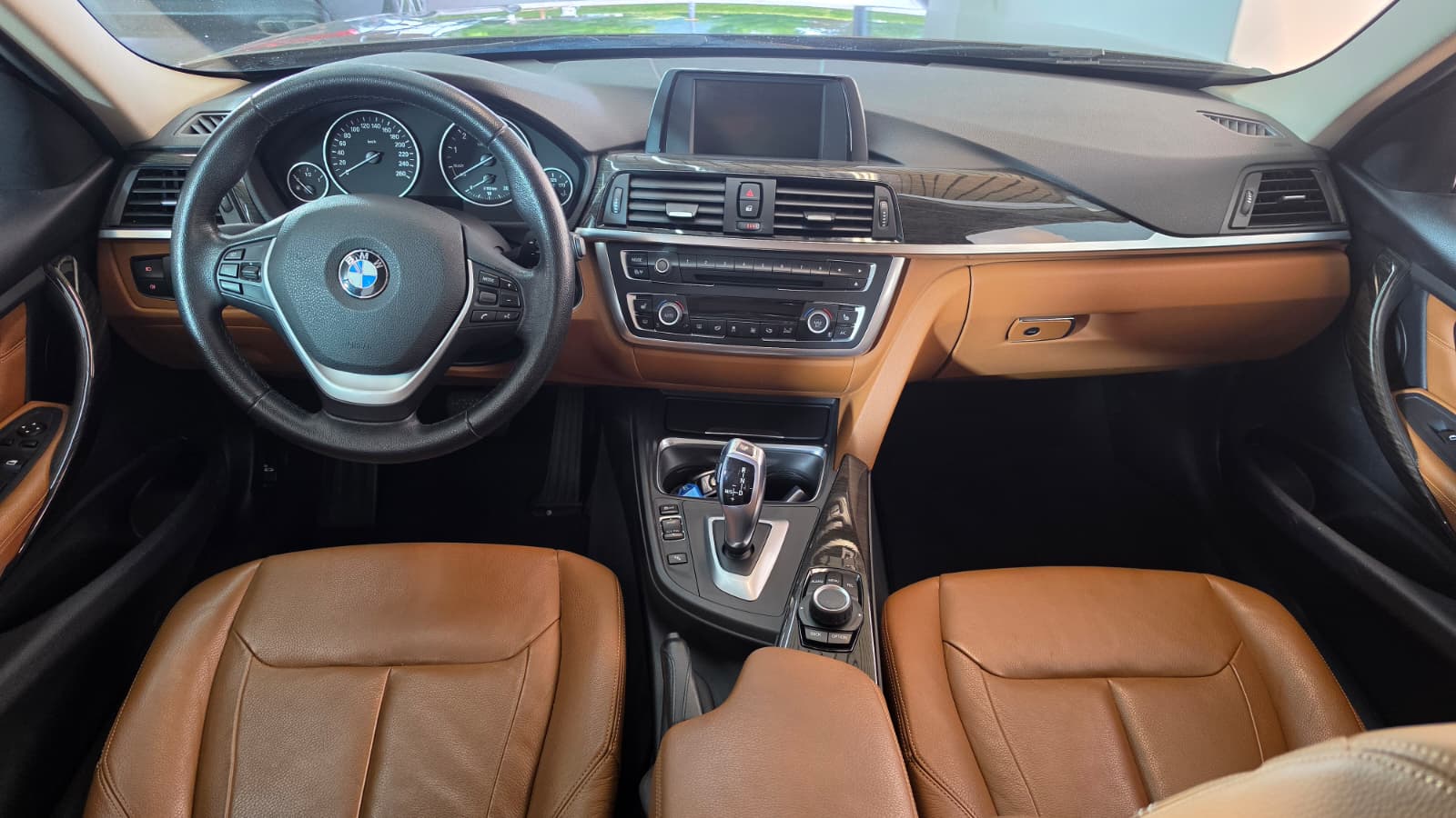 BMW 328i xDrive Touring Luxury Line Steptronic-image-6