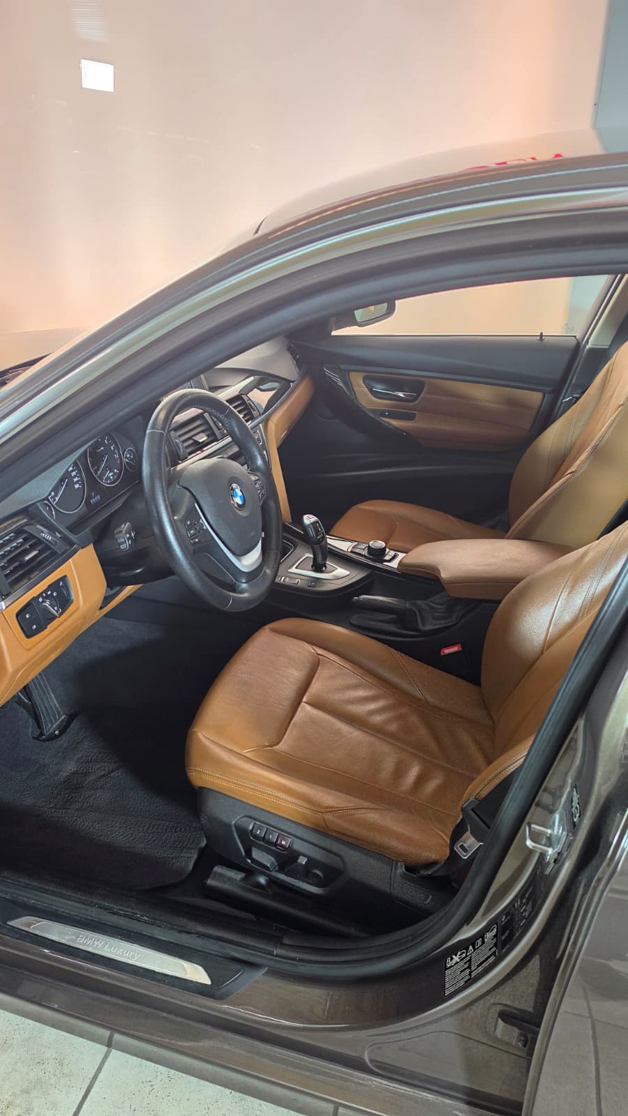 BMW 328i xDrive Touring Luxury Line Steptronic-image-9