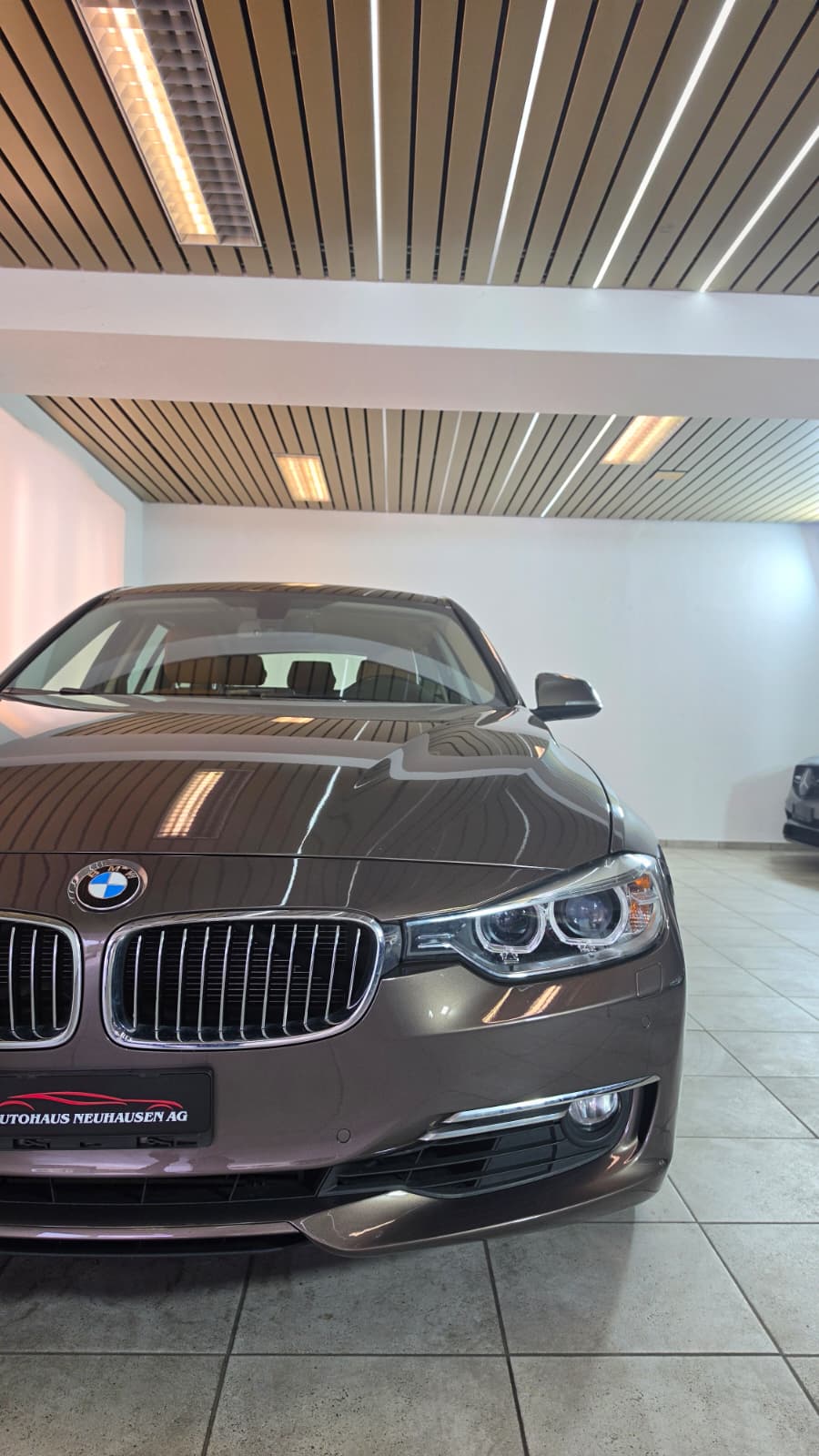 BMW 328i xDrive Touring Luxury Line Steptronic-image-2