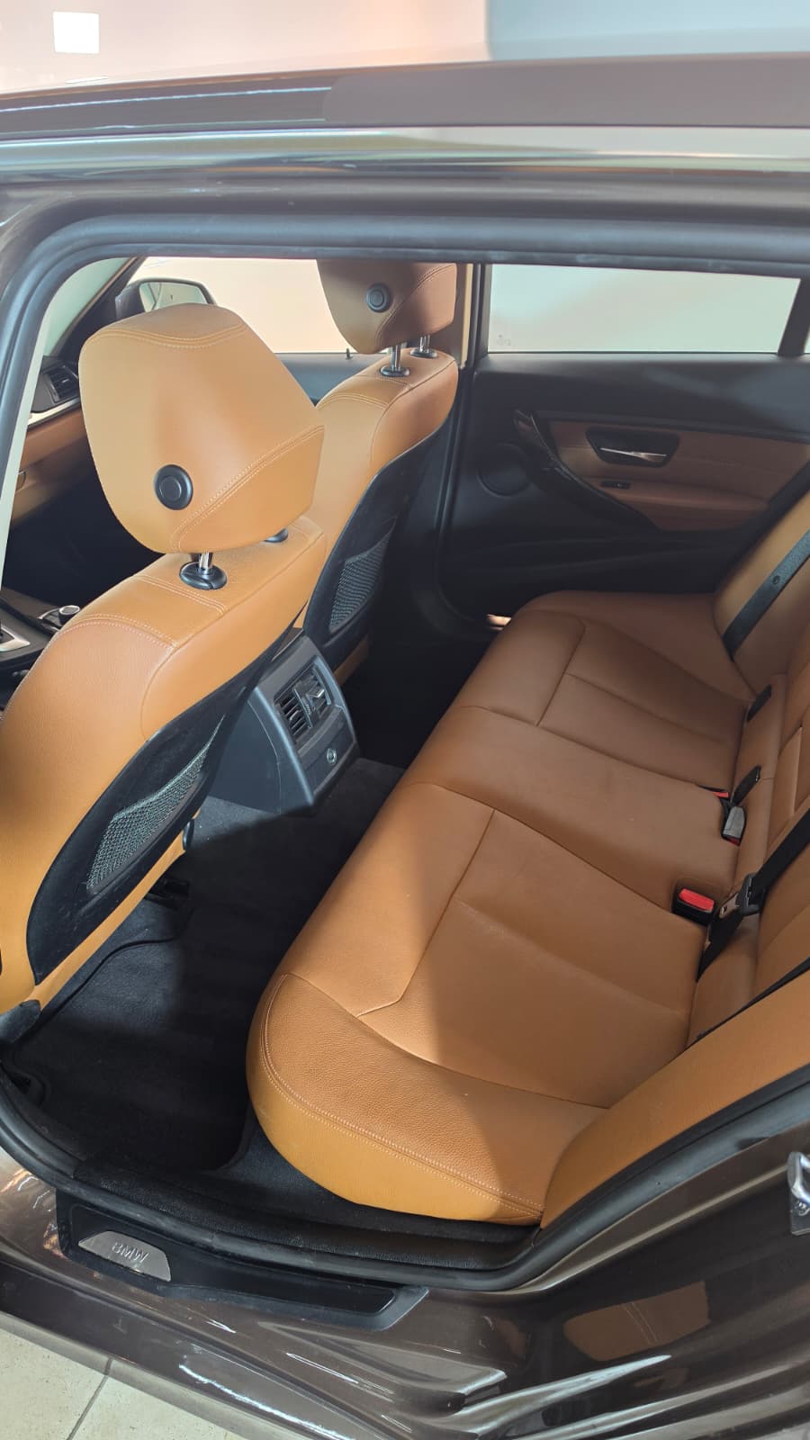 BMW 328i xDrive Touring Luxury Line Steptronic-image-11