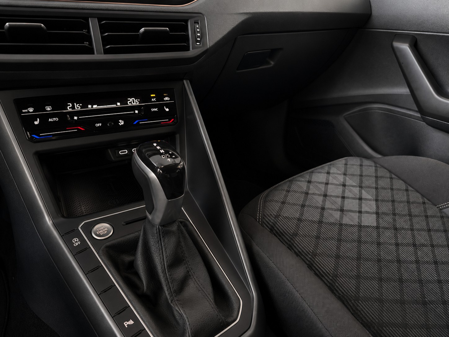 VW Taigo 1.0 TSI R-Line DSG-image-14
