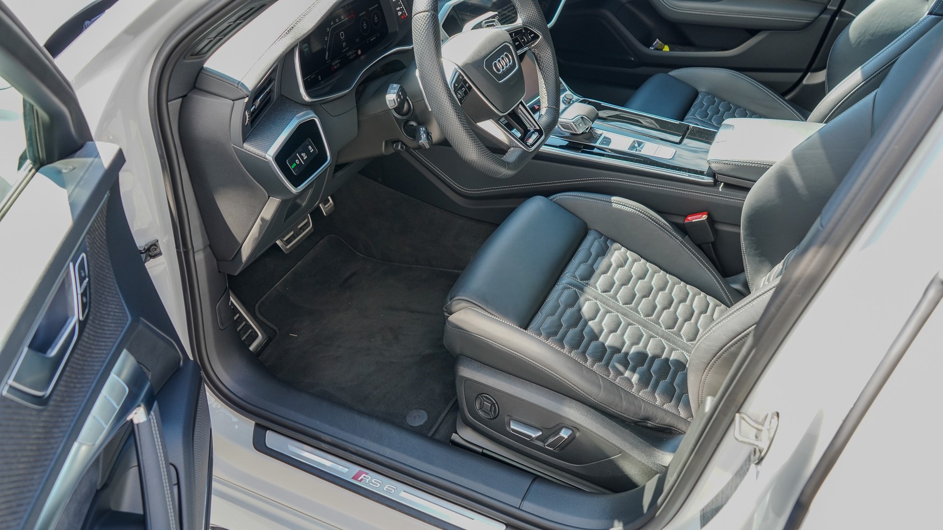 AUDI MTM 4.0 V8 TFSI quattro ***MTM STAGE 4 1001PS STRASSENZUGELASSEN / KERAMIK BREMSANLAGE***-image-13