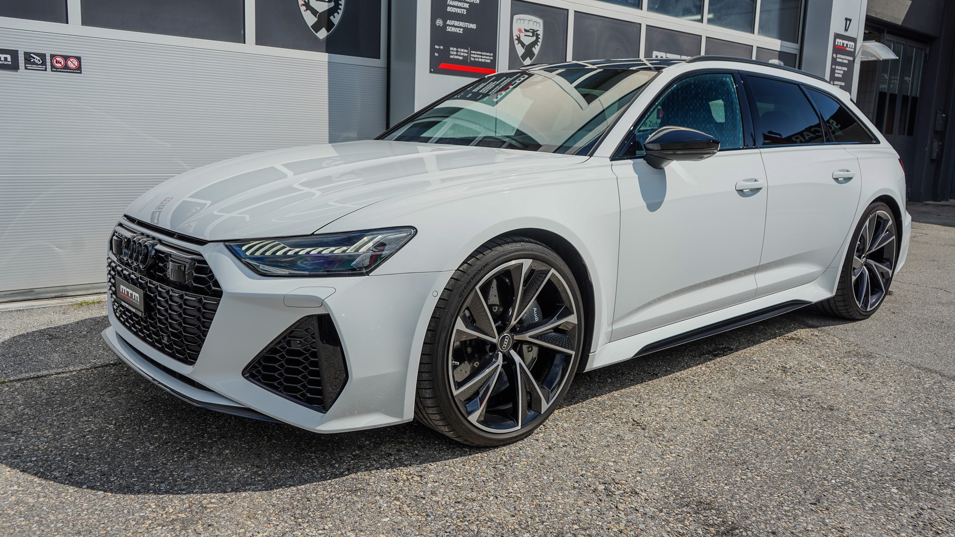 AUDI MTM 4.0 V8 TFSI quattro ***MTM STAGE 4 1001PS STRASSENZUGELASSEN / KERAMIK BREMSANLAGE***-image-2