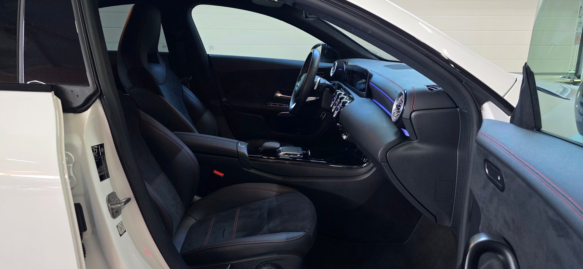 MERCEDES-BENZ CLA 250 AMG Line 7G-DCT *SpurhalteAssistens*360°Kamera*Ambientebeleuchtung*Sitzheizung*-image-23