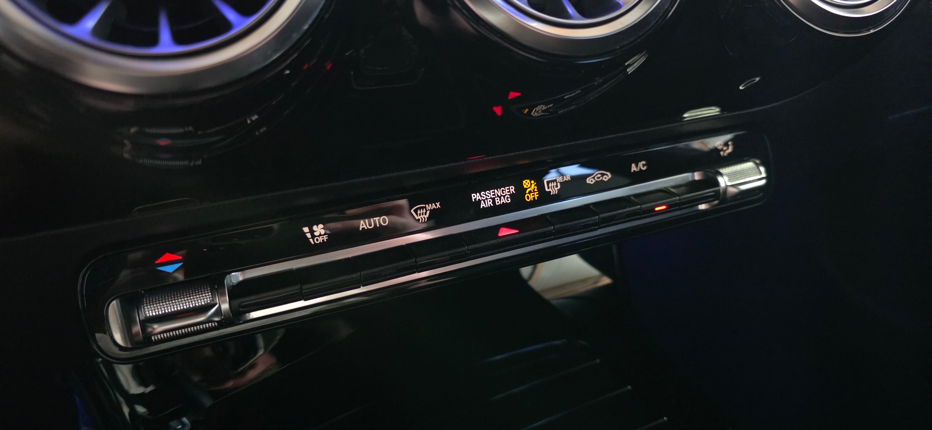MERCEDES-BENZ CLA 250 AMG Line 7G-DCT *SpurhalteAssistens*360°Kamera*Ambientebeleuchtung*Sitzheizung*-image-15