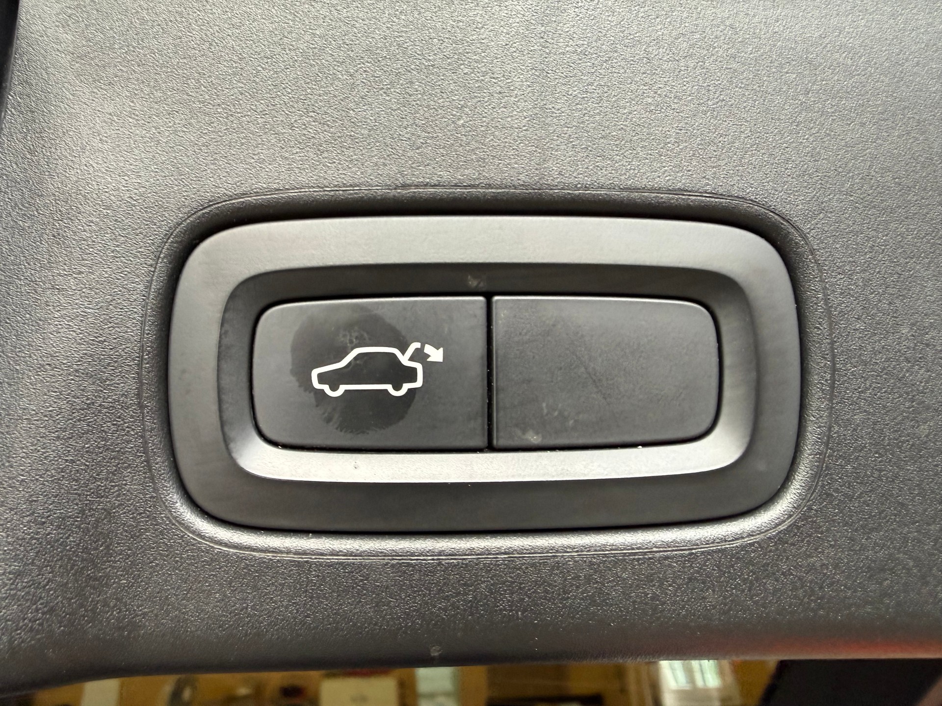VOLVO V90 D4 AWD Momentum Geartronic-image-14