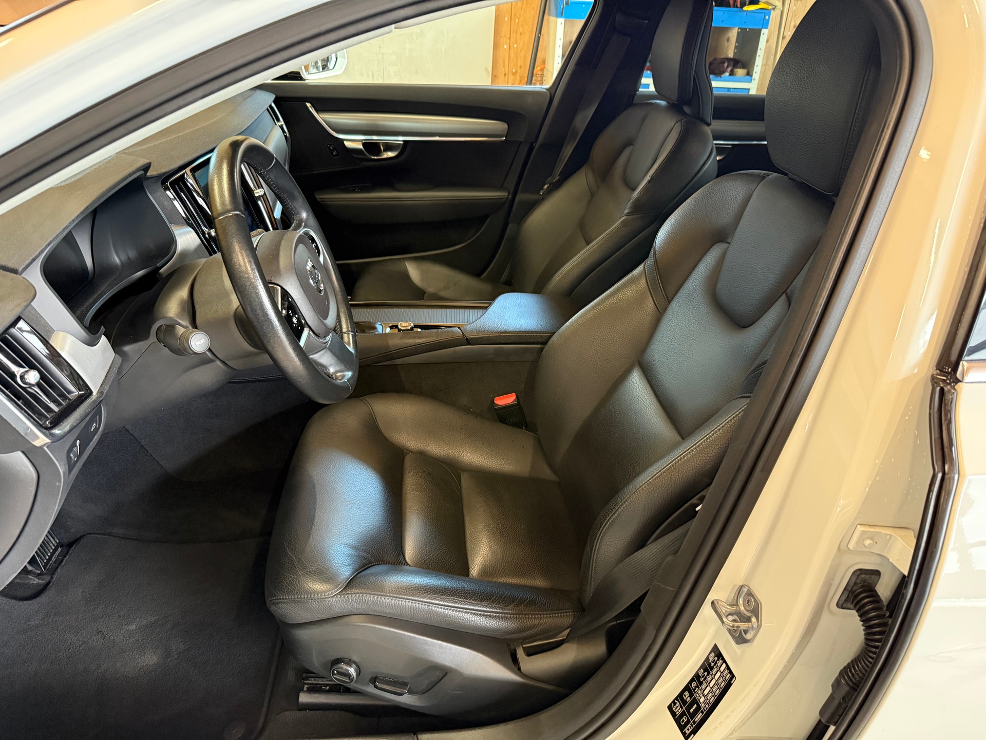 VOLVO V90 D4 AWD Momentum Geartronic-image-6