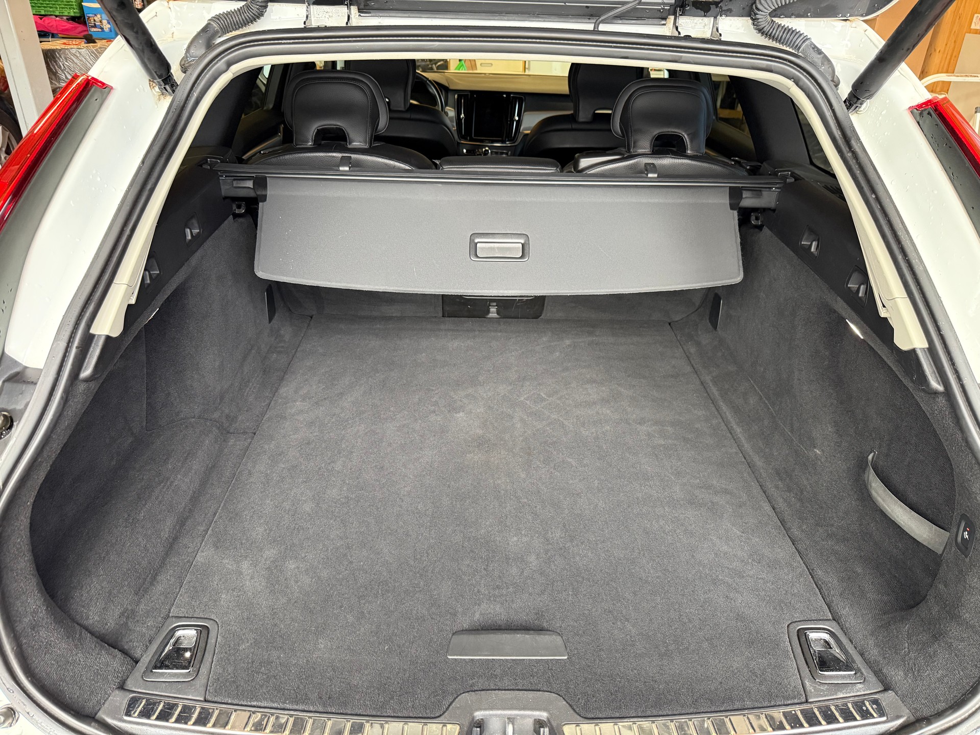 VOLVO V90 D4 AWD Momentum Geartronic-image-13