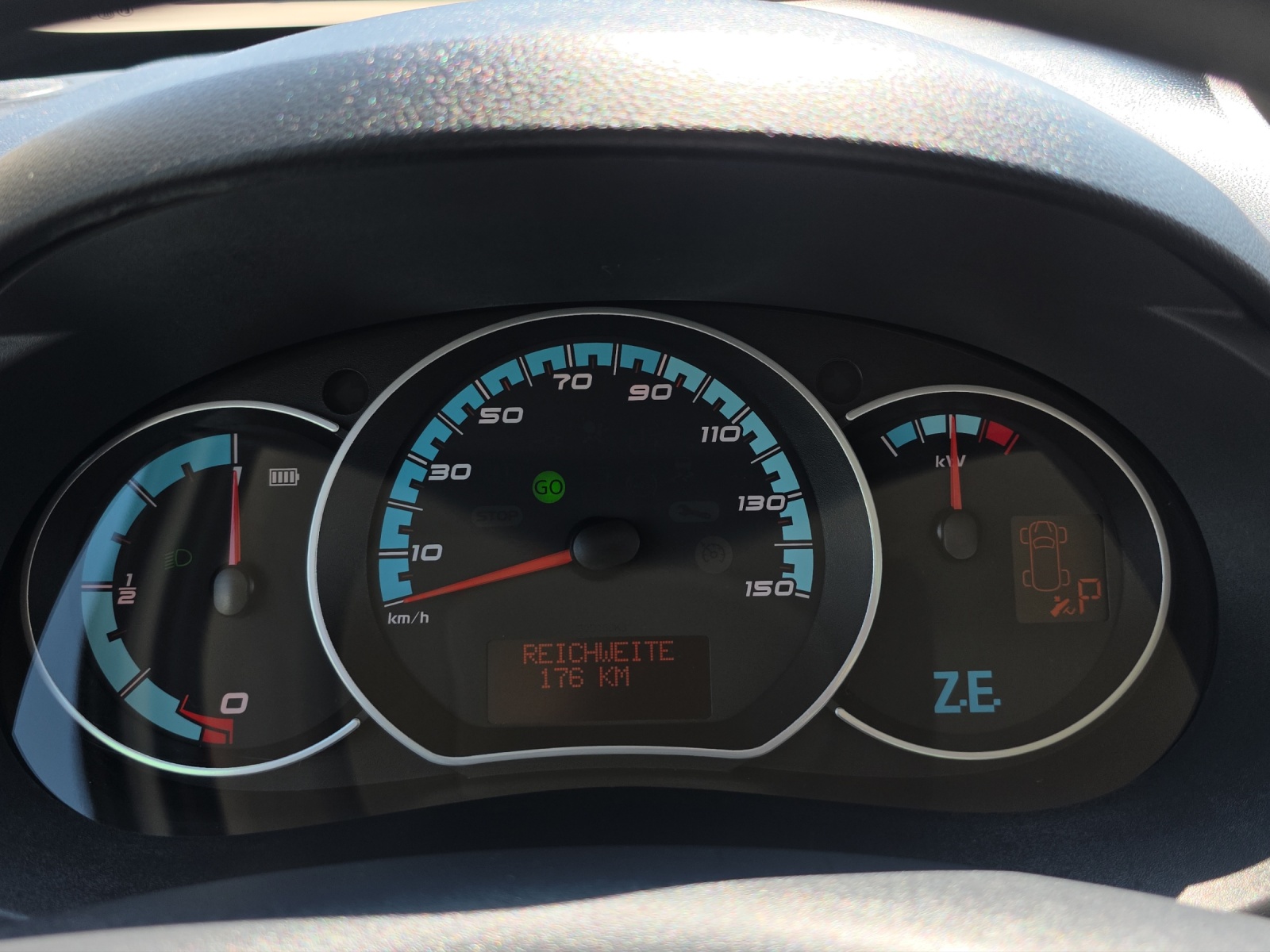 RENAULT Kangoo Maxi Z.E. 33 R60 Access 5 Plätze-image-7