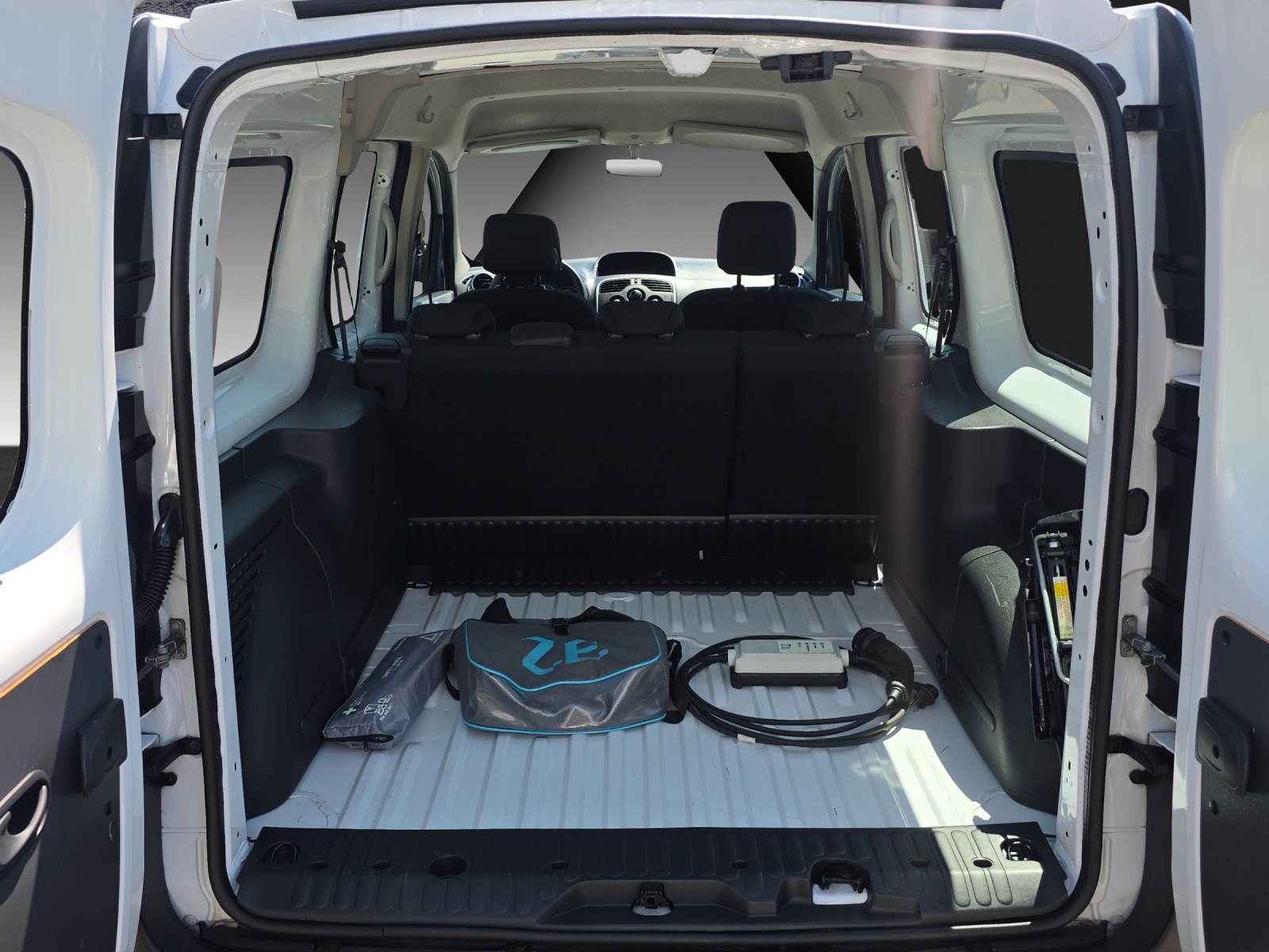 RENAULT Kangoo Maxi Z.E. 33 R60 Access 5 Plätze-image-6