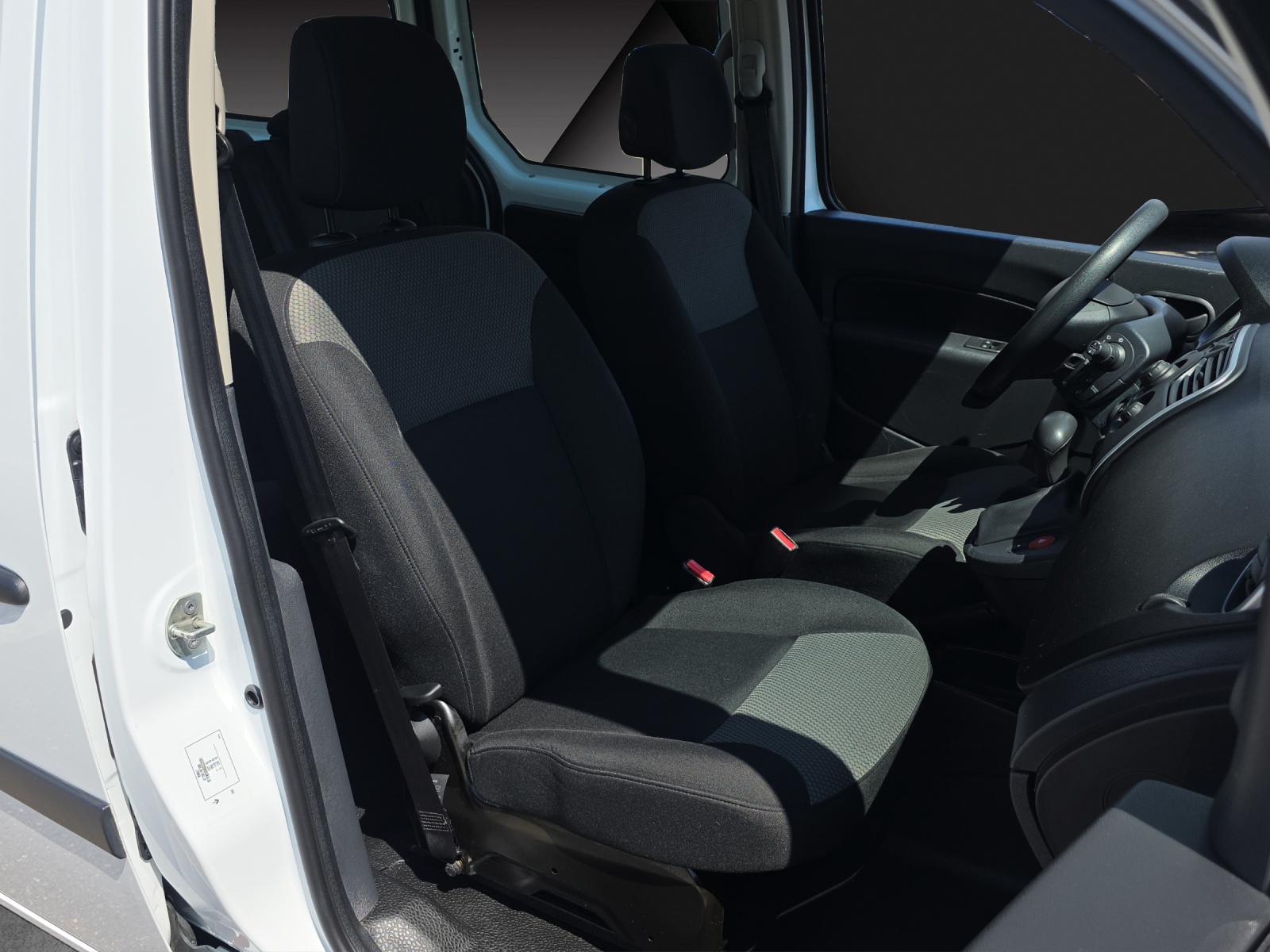 RENAULT Kangoo Maxi Z.E. 33 R60 Access 5 Plätze-image-16
