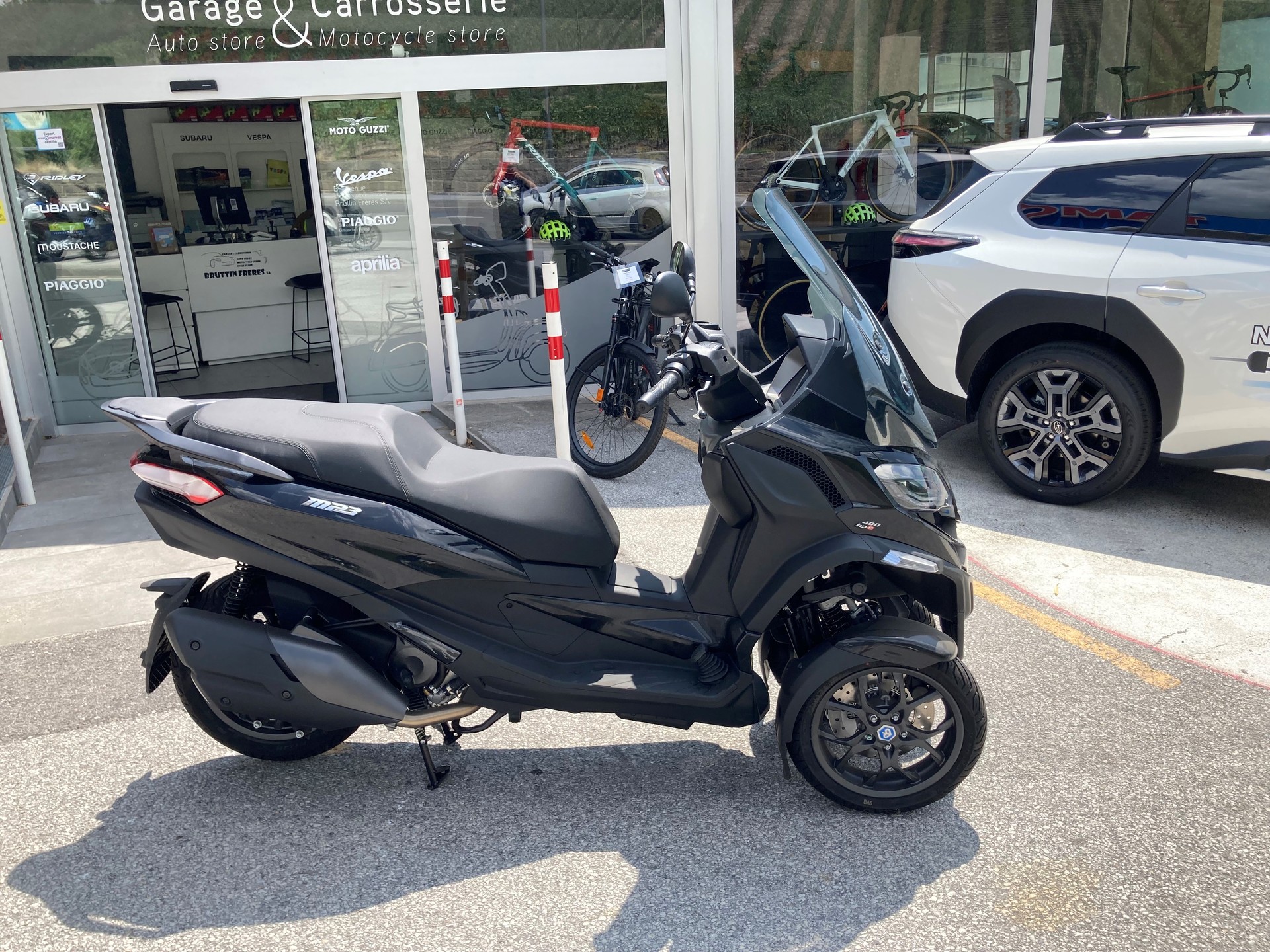 PIAGGIO MP3 400 RST-showroom-element-2