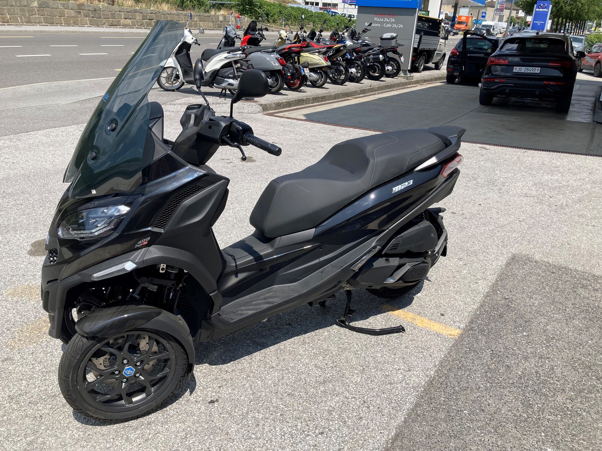 PIAGGIO MP3 400 RST-image-5