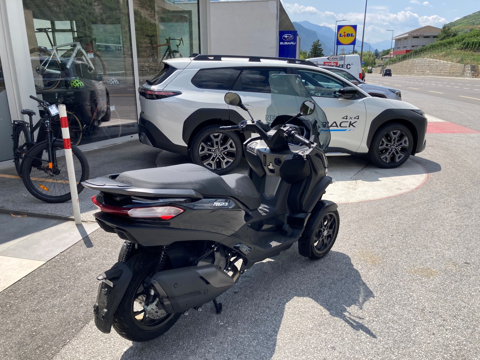 PIAGGIO MP3 400 RST-image-4