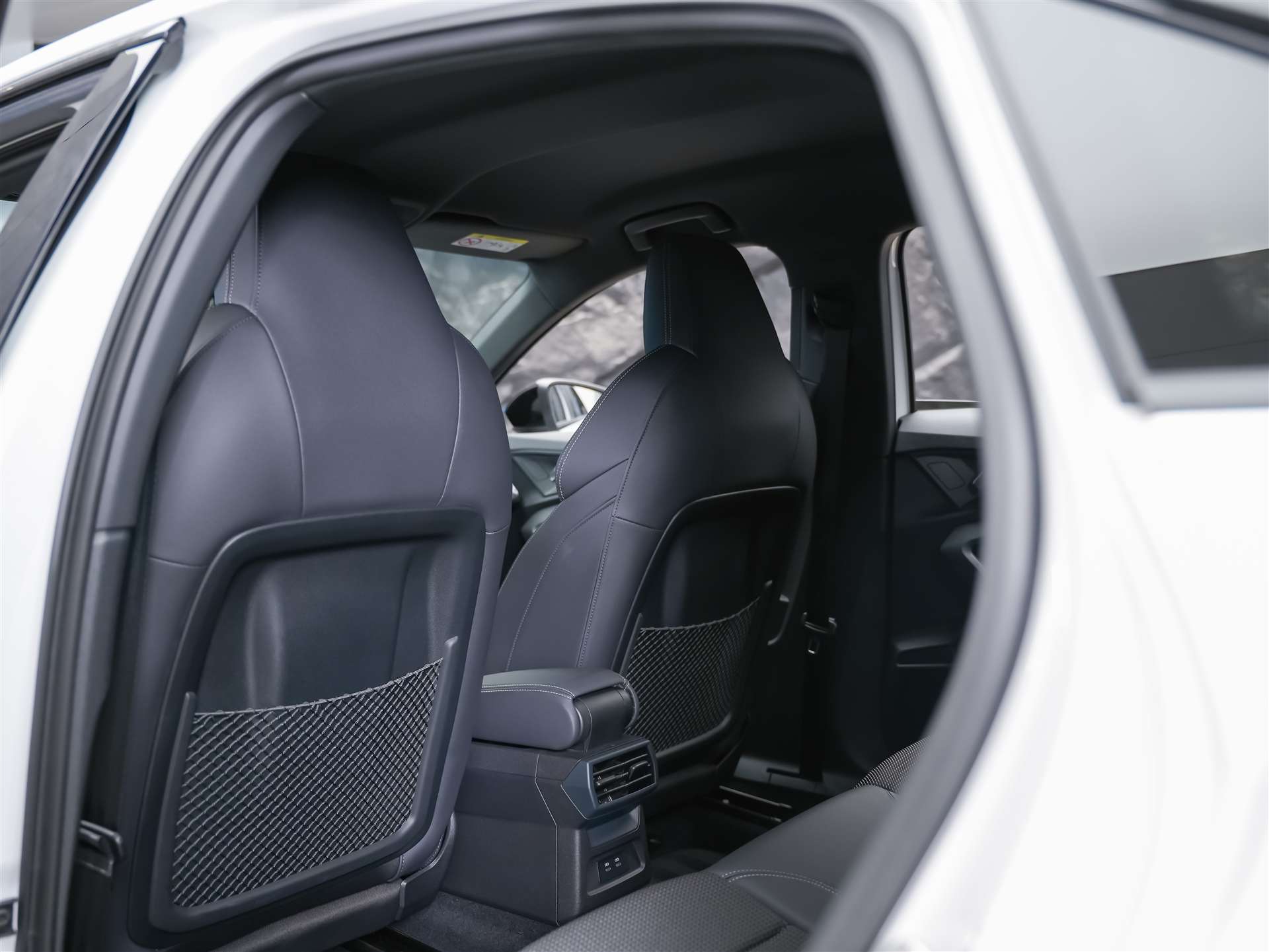 AUDI S3 Limousine 2.0 TFSI quattro S-tronic *Abstandsregler*Sitzheizung*Rückfahrkamera*-image-11