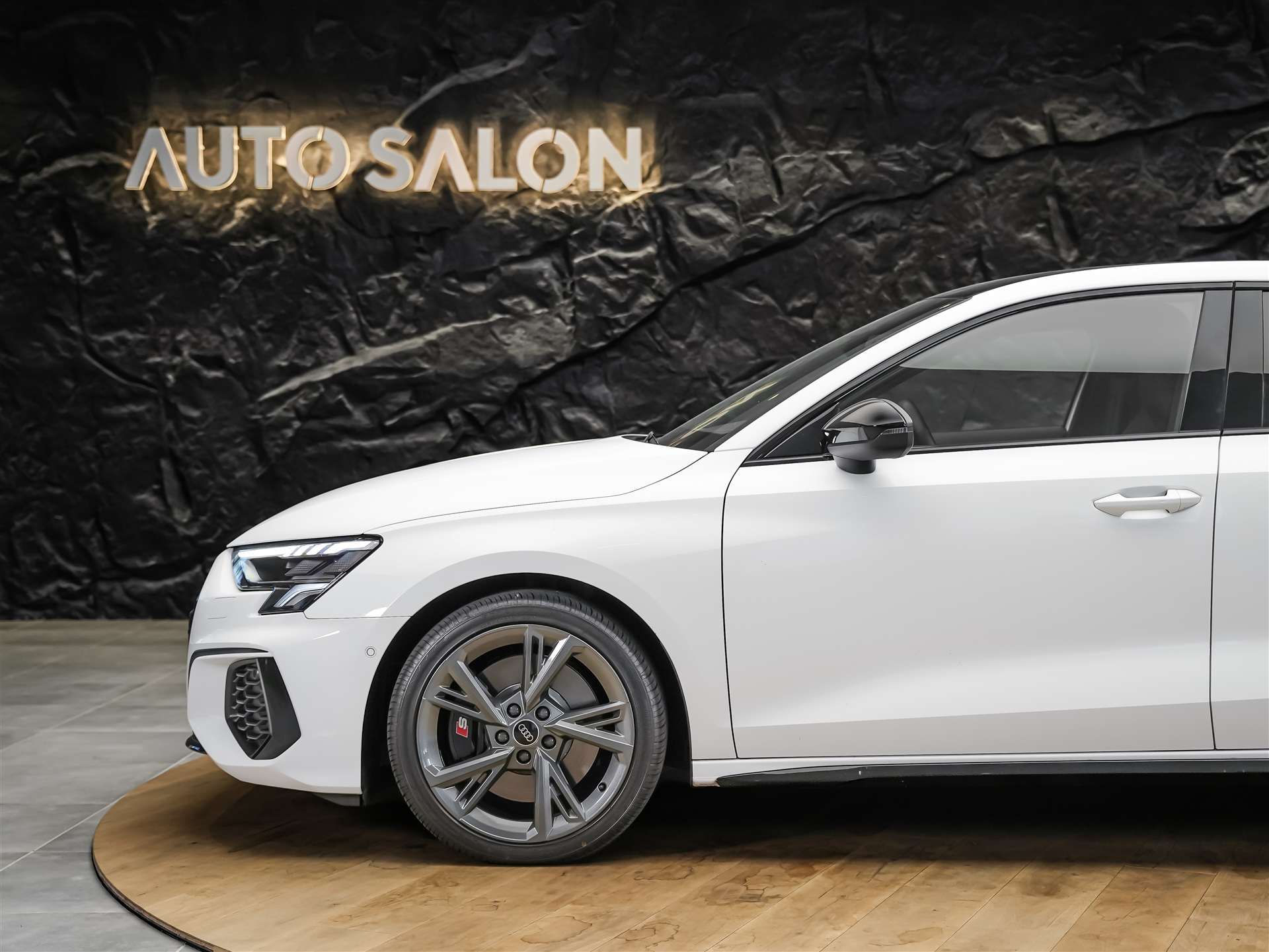 AUDI S3 Limousine 2.0 TFSI quattro S-tronic *Abstandsregler*Sitzheizung*Rückfahrkamera*-image-15