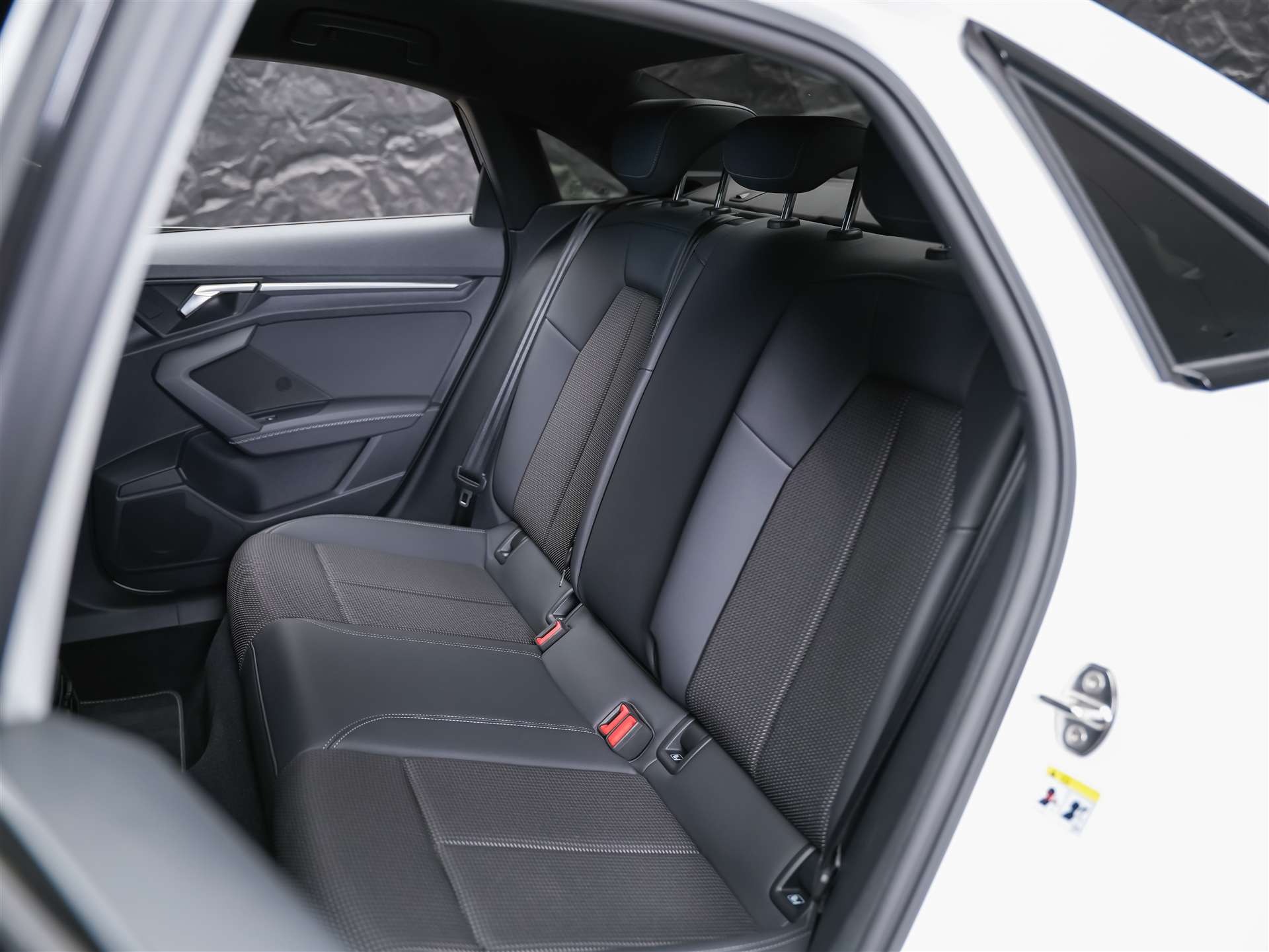AUDI S3 Limousine 2.0 TFSI quattro S-tronic *Abstandsregler*Sitzheizung*Rückfahrkamera*-image-13