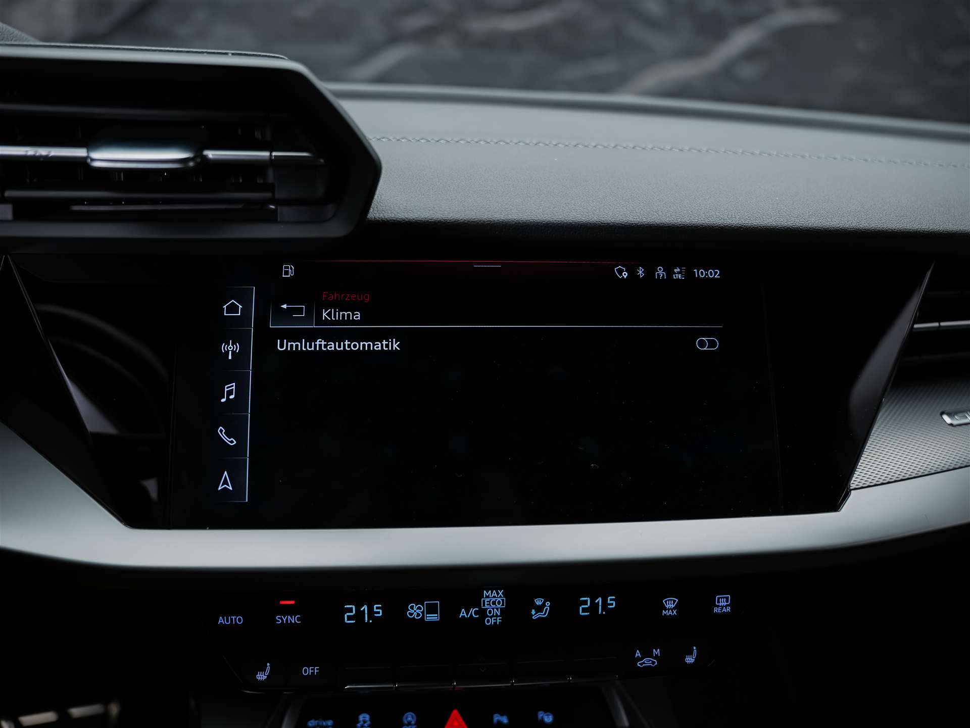 AUDI S3 Limousine 2.0 TFSI quattro S-tronic *Abstandsregler*Sitzheizung*Rückfahrkamera*-image-31