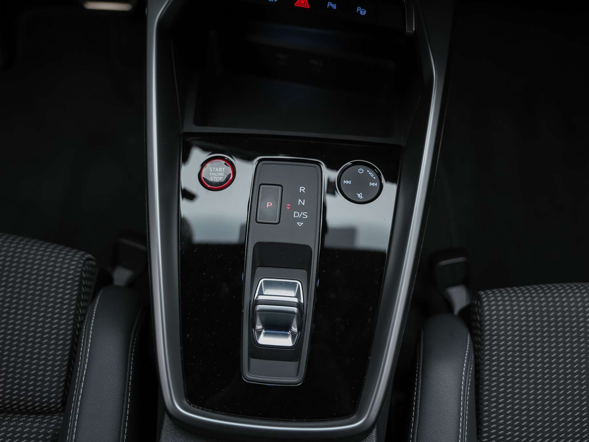 AUDI S3 Limousine 2.0 TFSI quattro S-tronic *Abstandsregler*Sitzheizung*Rückfahrkamera*-image-21