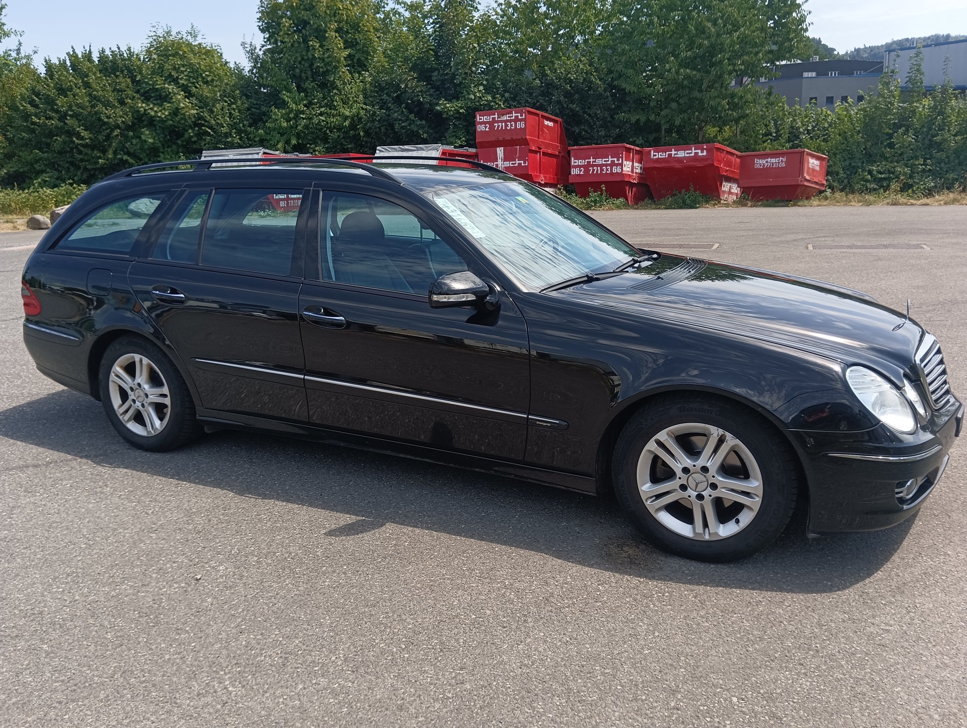 MERCEDES-BENZ E 220-image-3
