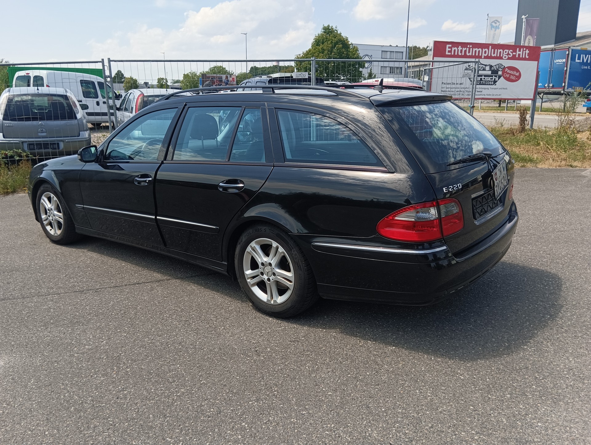 MERCEDES-BENZ E 220-image-2