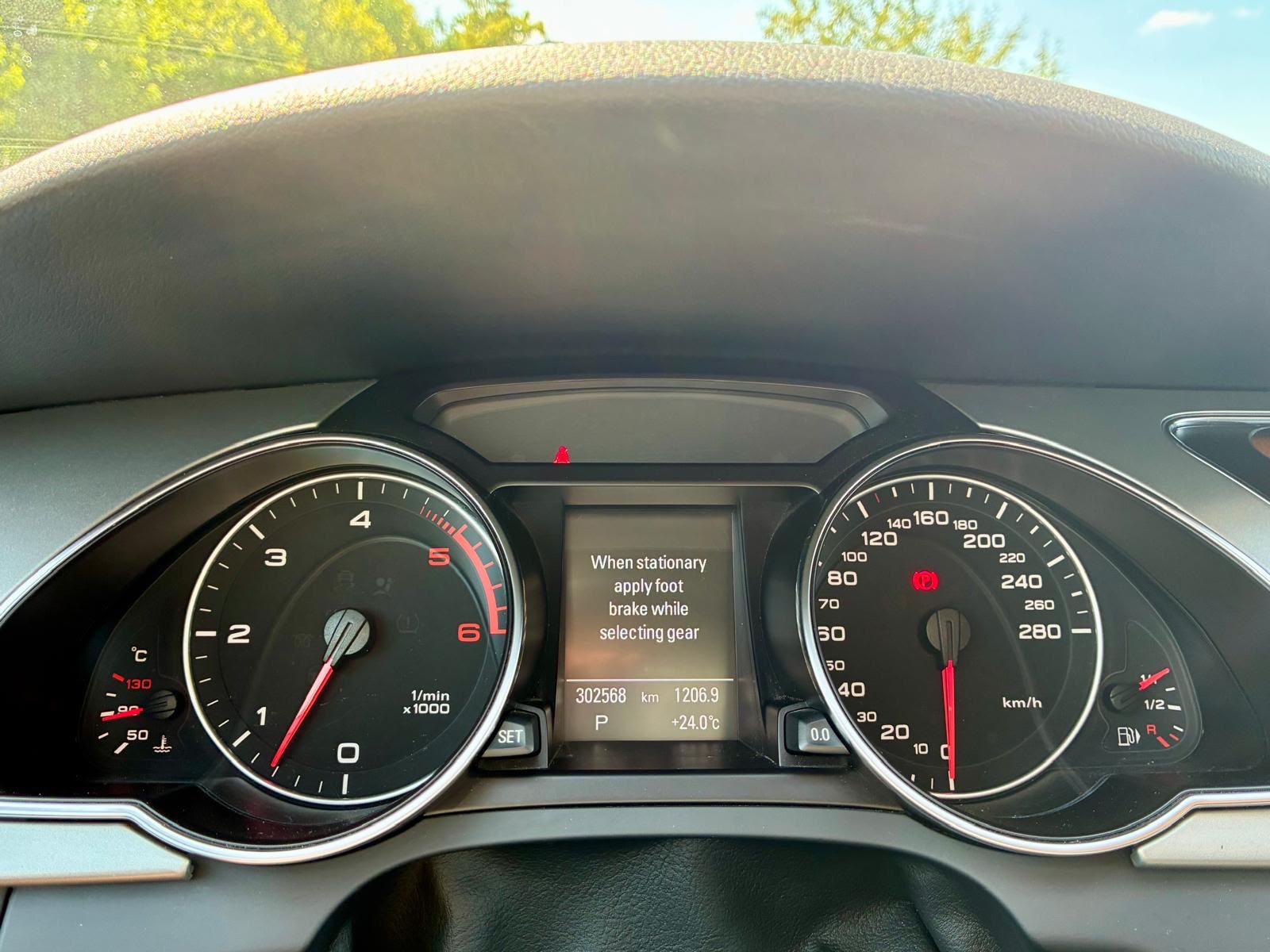 AUDI 3.0 TDI V6 245 HP QUATTRO | ORIGINAL PRICE ca 96 000 CHF-image-8