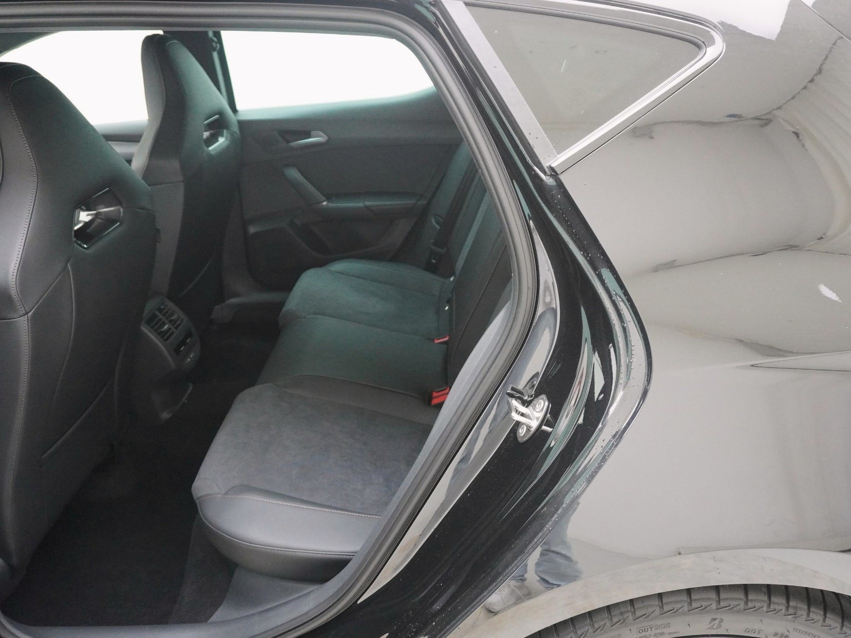 CUPRA Leon 1.5 eTSI DSG-image-14