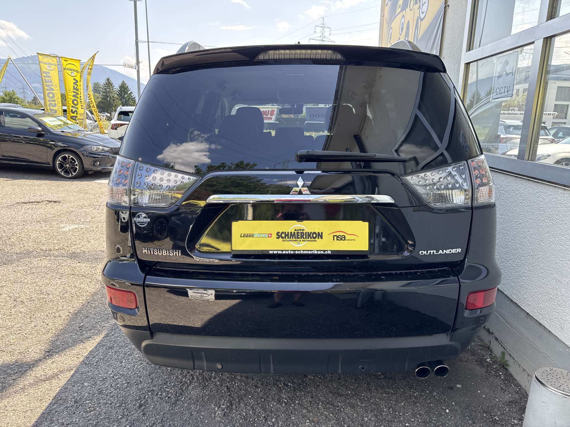 MITSUBISHI Outlander 2.2 DID Intense 4WD TC-SST-image-3