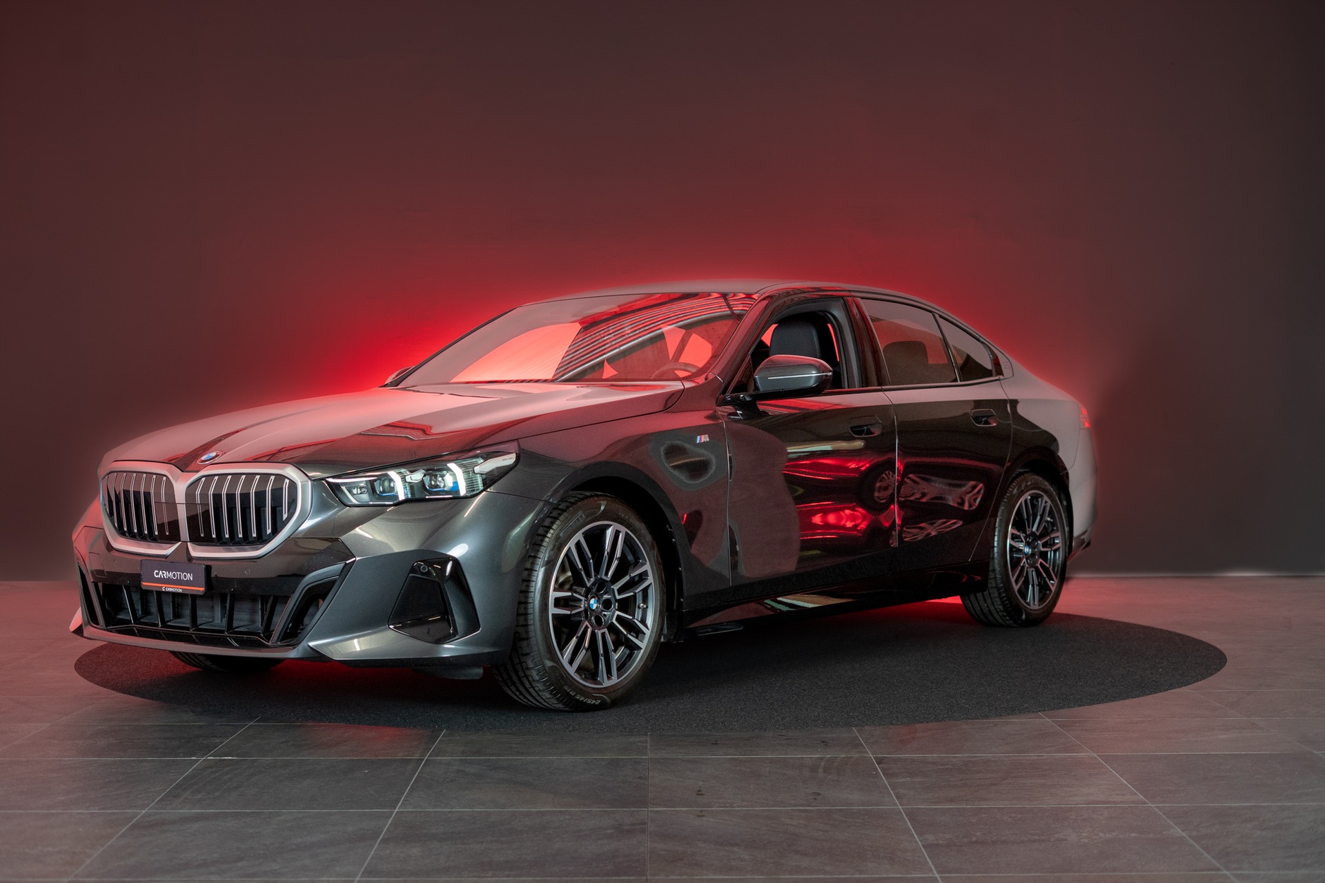 BMW 520i M Sport / Rückfahrkamera / El. Sitze-image-0
