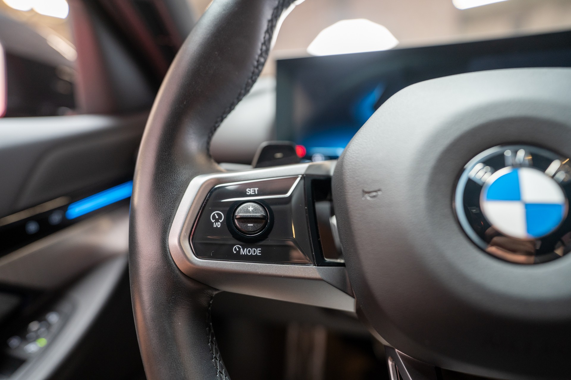 BMW 520i M Sport / Rückfahrkamera / El. Sitze-image-22