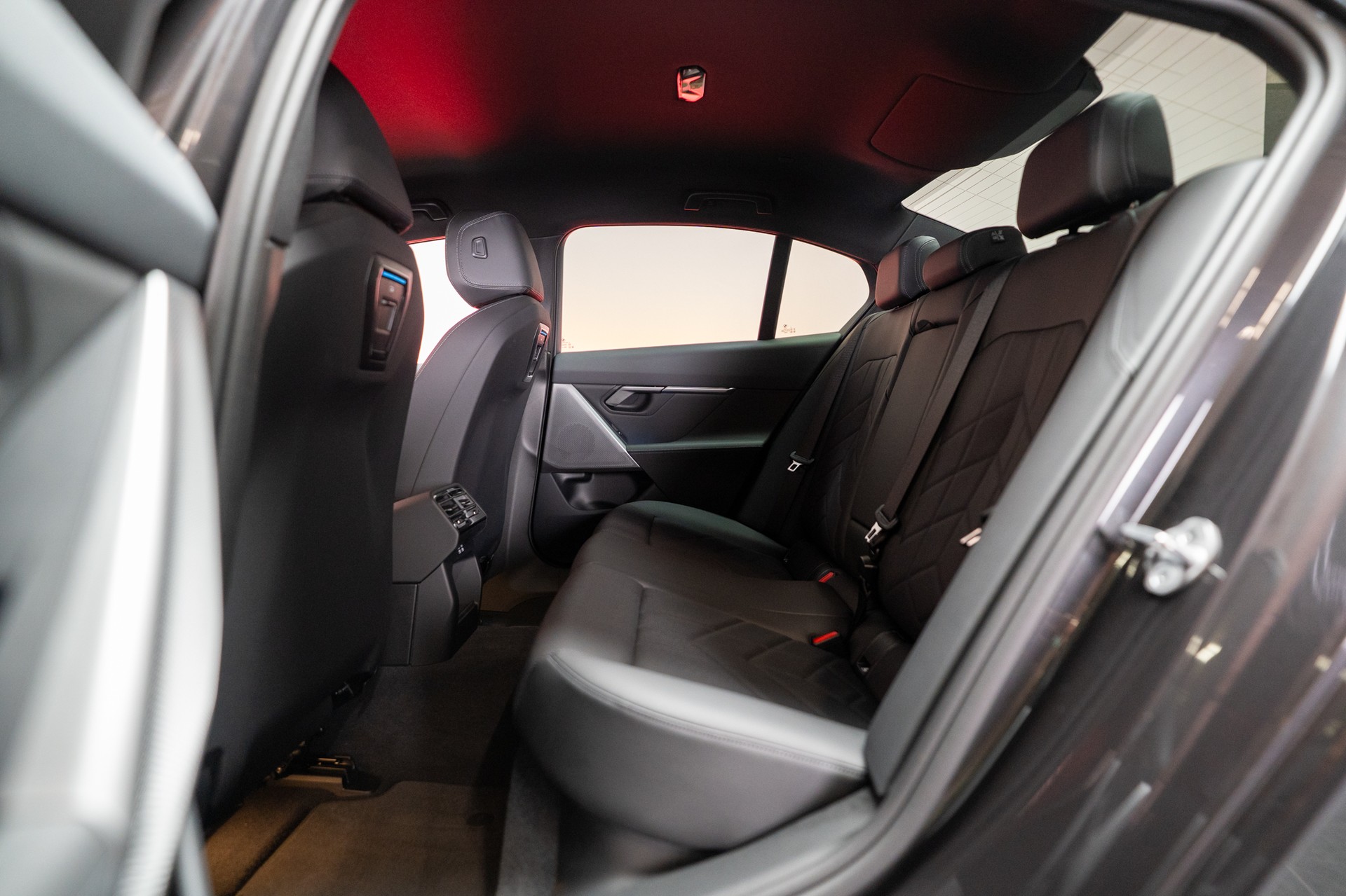 BMW 520i M Sport / Rückfahrkamera / El. Sitze-image-12