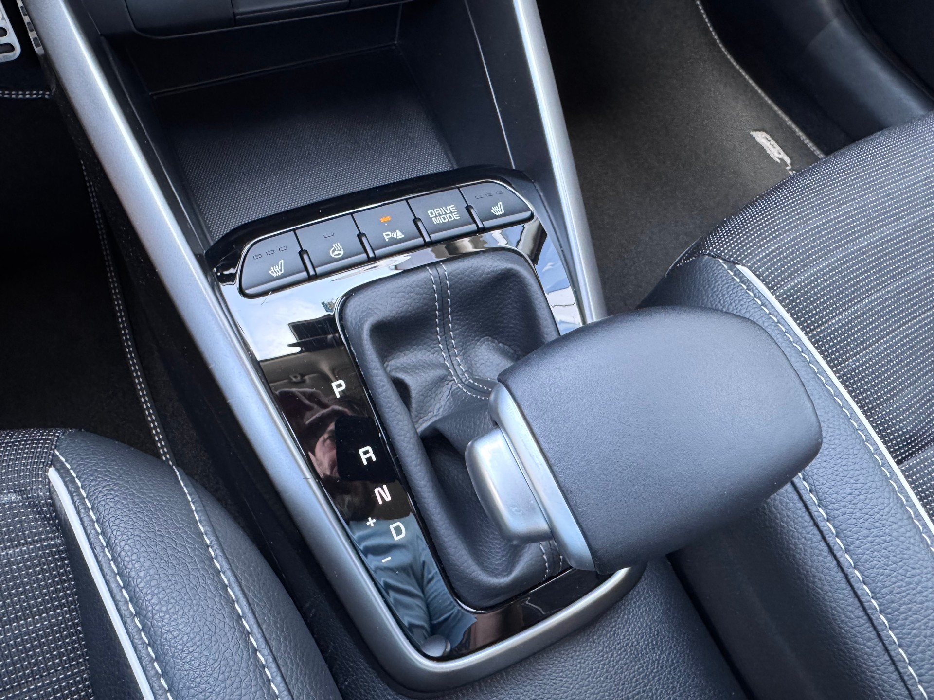 KIA Stonic 1.0 T-GDI MHEV GT-Line+Automat+Navi+Rückfahrkamera+ACC+LED Scheinwerfer+Sitz-/Lenkradheizung+AHK mit 900 kg+Winteräder+-image-23