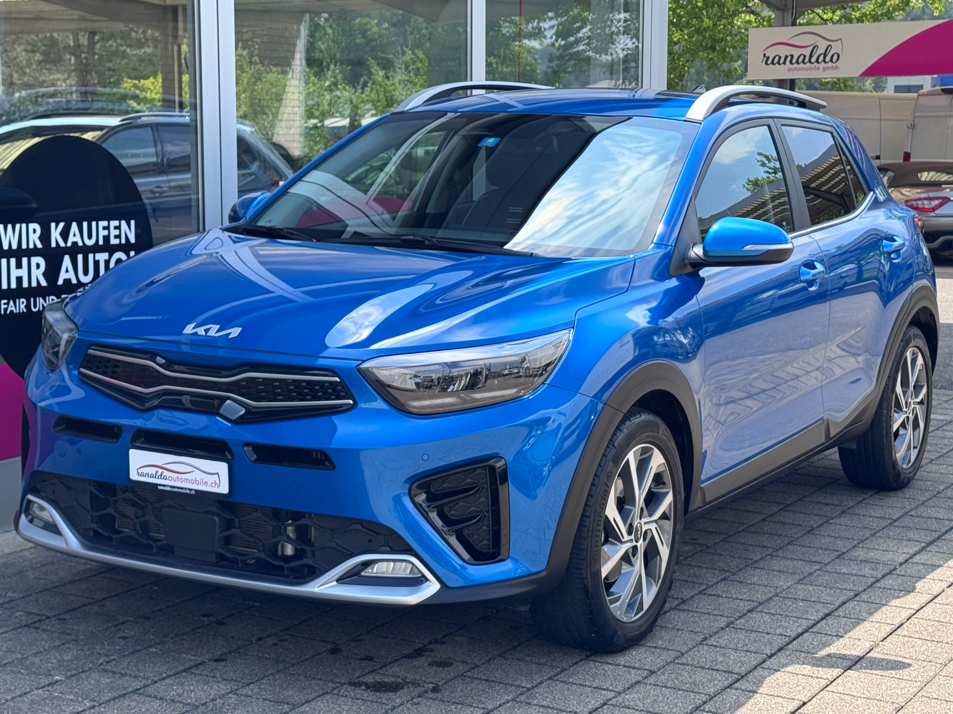 KIA Stonic 1.0 T-GDI MHEV GT-Line+Automat+Navi+Rückfahrkamera+ACC+LED Scheinwerfer+Sitz-/Lenkradheizung+AHK mit 900 kg+Winteräder+-image-1