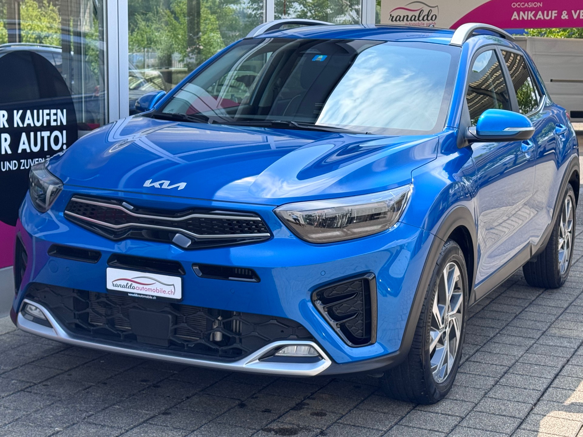 KIA Stonic 1.0 T-GDI MHEV GT-Line+Automat+Navi+Rückfahrkamera+ACC+LED Scheinwerfer+Sitz-/Lenkradheizung+AHK mit 900 kg+Winteräder+-image-0