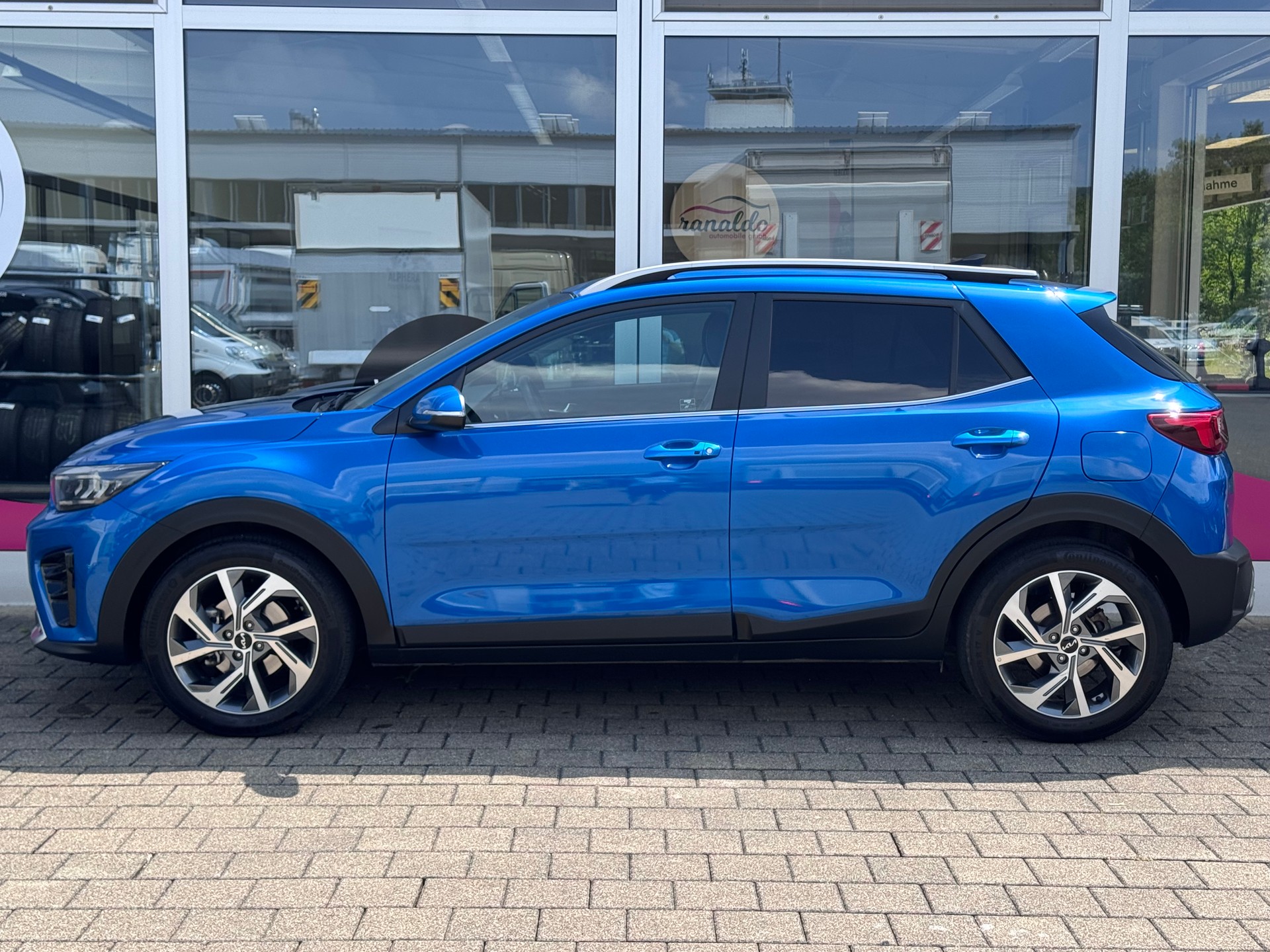 KIA Stonic 1.0 T-GDI MHEV GT-Line+Automat+Navi+Rückfahrkamera+ACC+LED Scheinwerfer+Sitz-/Lenkradheizung+AHK mit 900 kg+Winteräder+-image-3