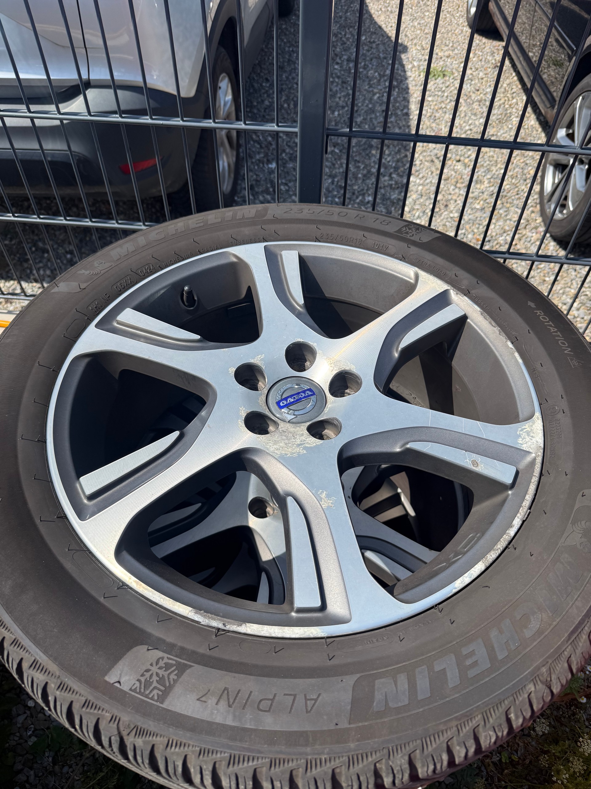 VOLVO XC70 D5 AWD Momentum Geartronic *Ab MFK *Tempomat *Lederausstattung *Sitzheizung *Notrad-image-4