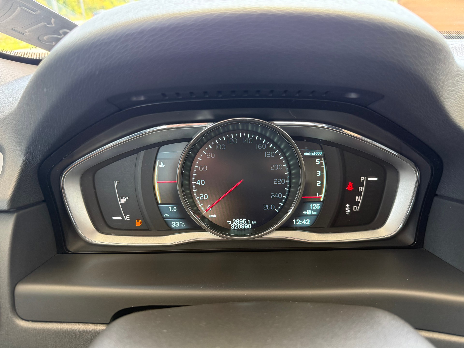 VOLVO XC70 D5 AWD Momentum Geartronic *Ab MFK *Tempomat *Lederausstattung *Sitzheizung *Notrad-image-11