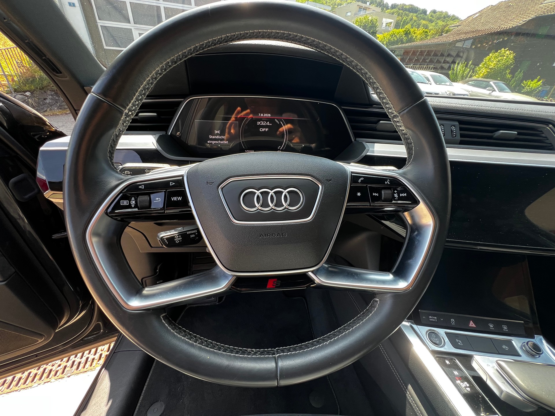AUDI e-tron 55 S Line quattro-image-16