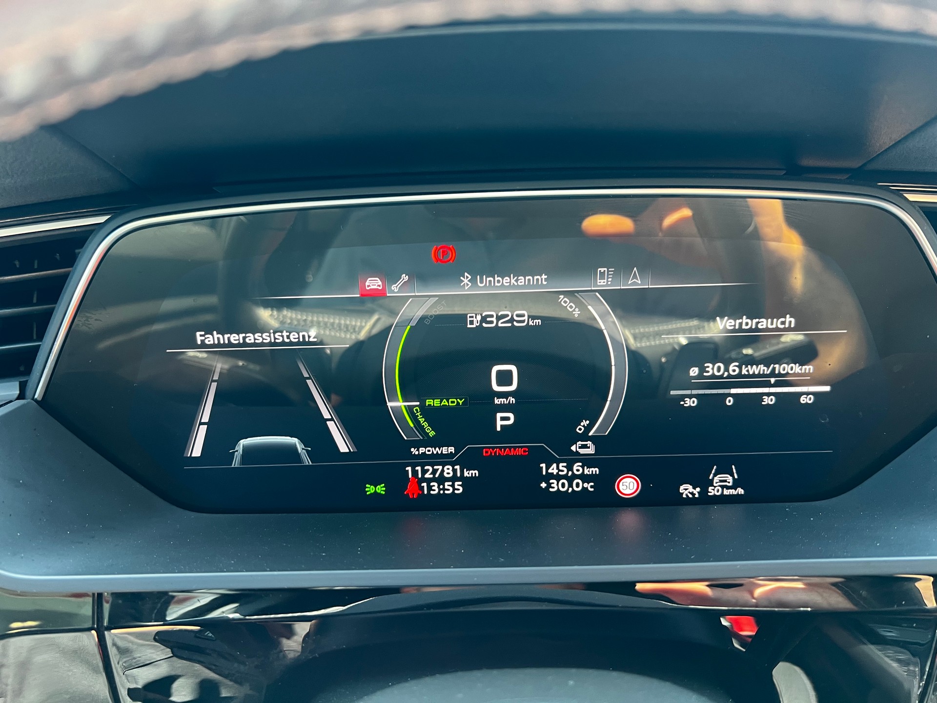 AUDI e-tron 55 S Line quattro-image-18