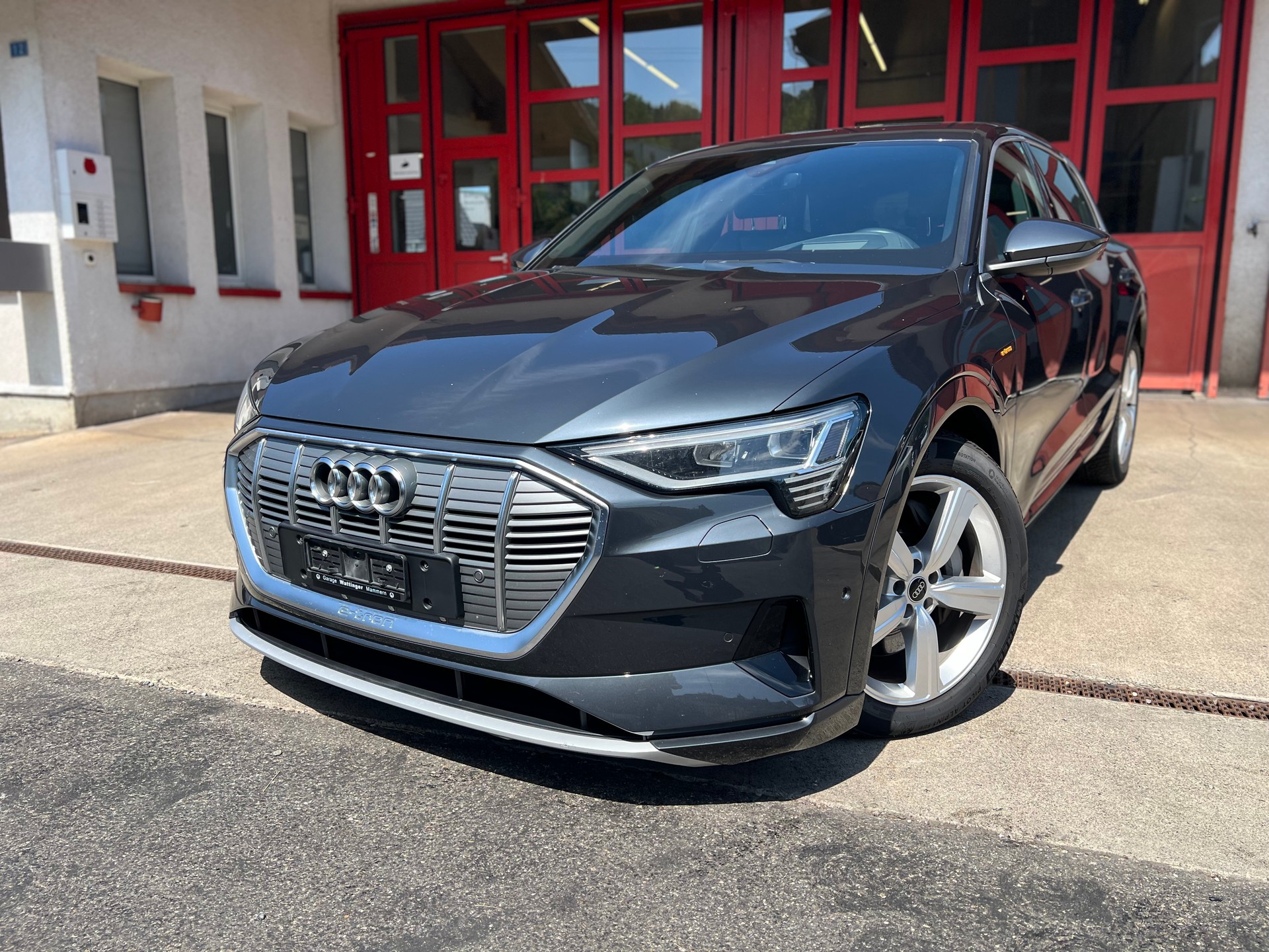 AUDI e-tron 55 S Line quattro-image-0