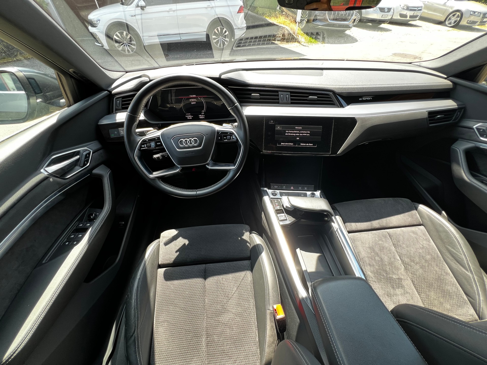 AUDI e-tron 55 S Line quattro-image-15