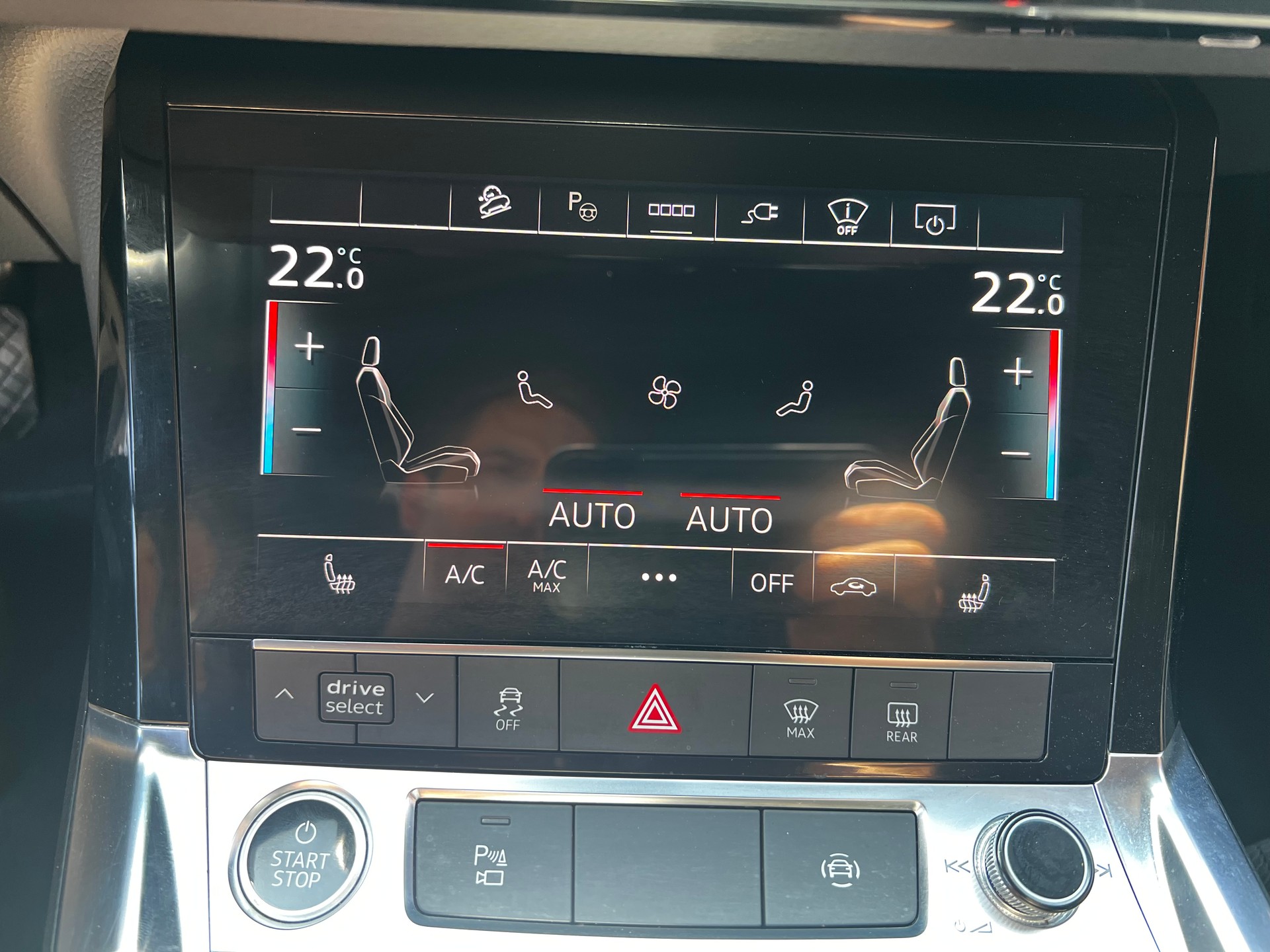 AUDI e-tron 55 S Line quattro-image-21