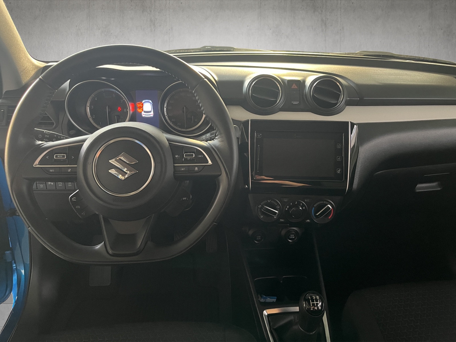SUZUKI Swift 1.2 Compact+ Hybrid 4x4-image-9