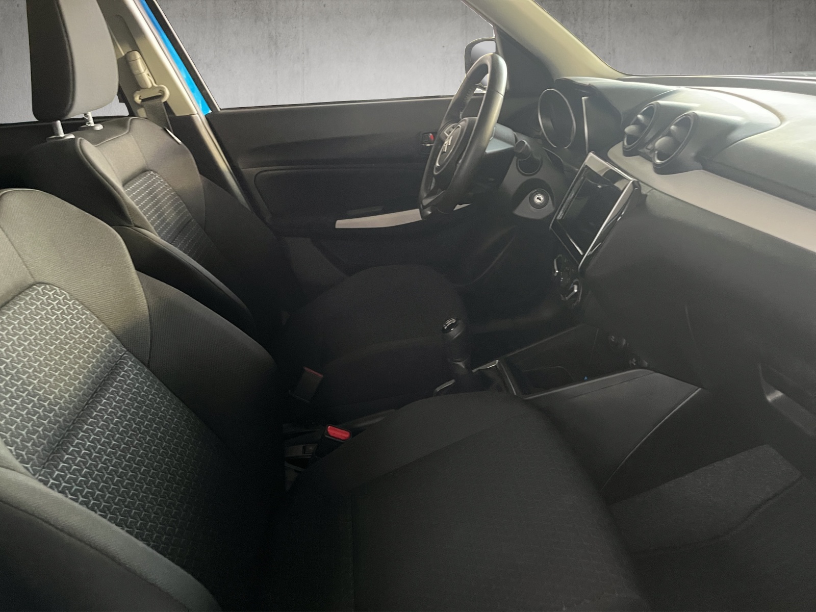 SUZUKI Swift 1.2 Compact+ Hybrid 4x4-image-12